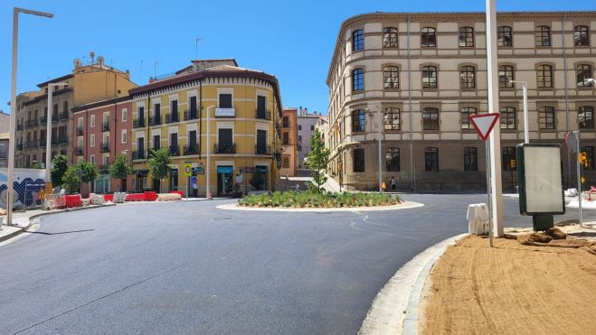 Aspecto de la nueva rotonda asfaltada dentro de las obras del paseo Ramón y Cajal