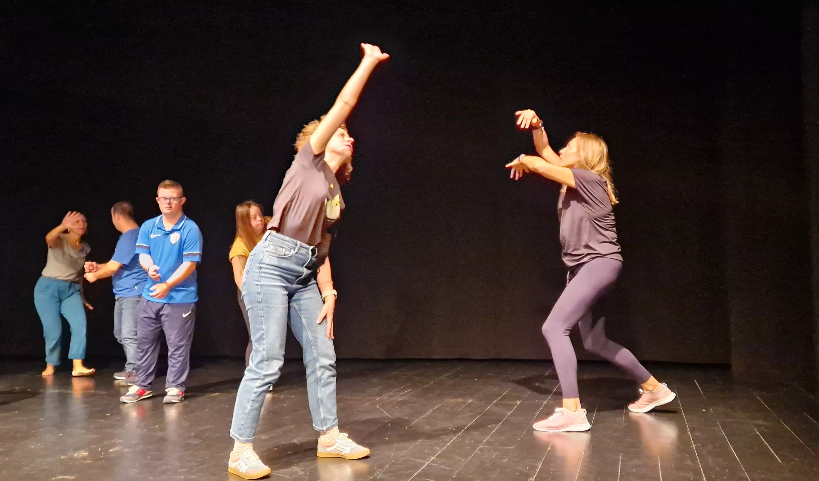 Exhibición del laboratorio de danza en Diversario 2023. Foto Myriam Martínez