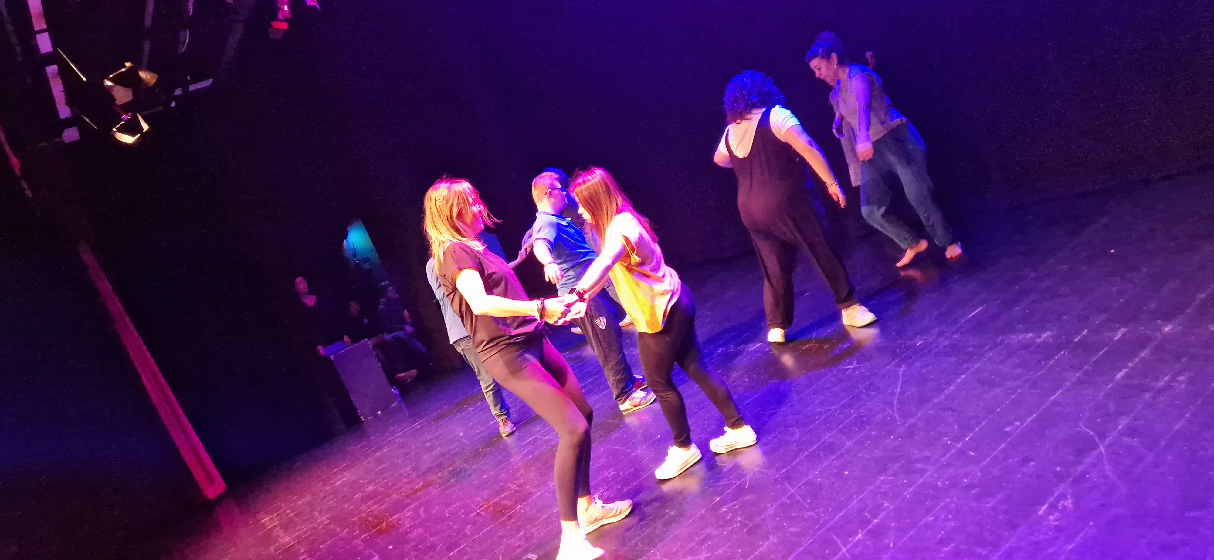 Exhibición del laboratorio de danza en Diversario 2023. Foto Myriam Martínez