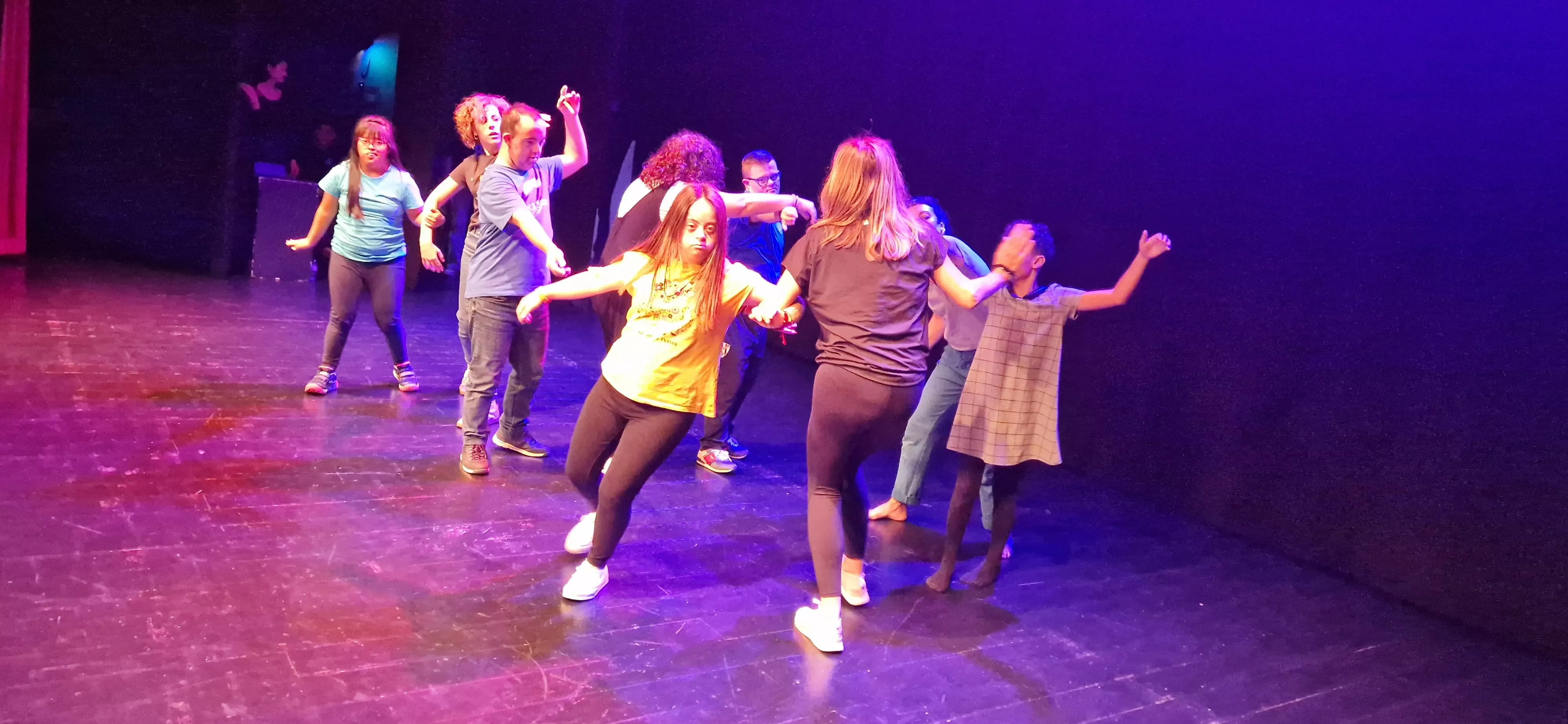 Exhibición del laboratorio de danza en Diversario 2023. Foto Myriam Martínez