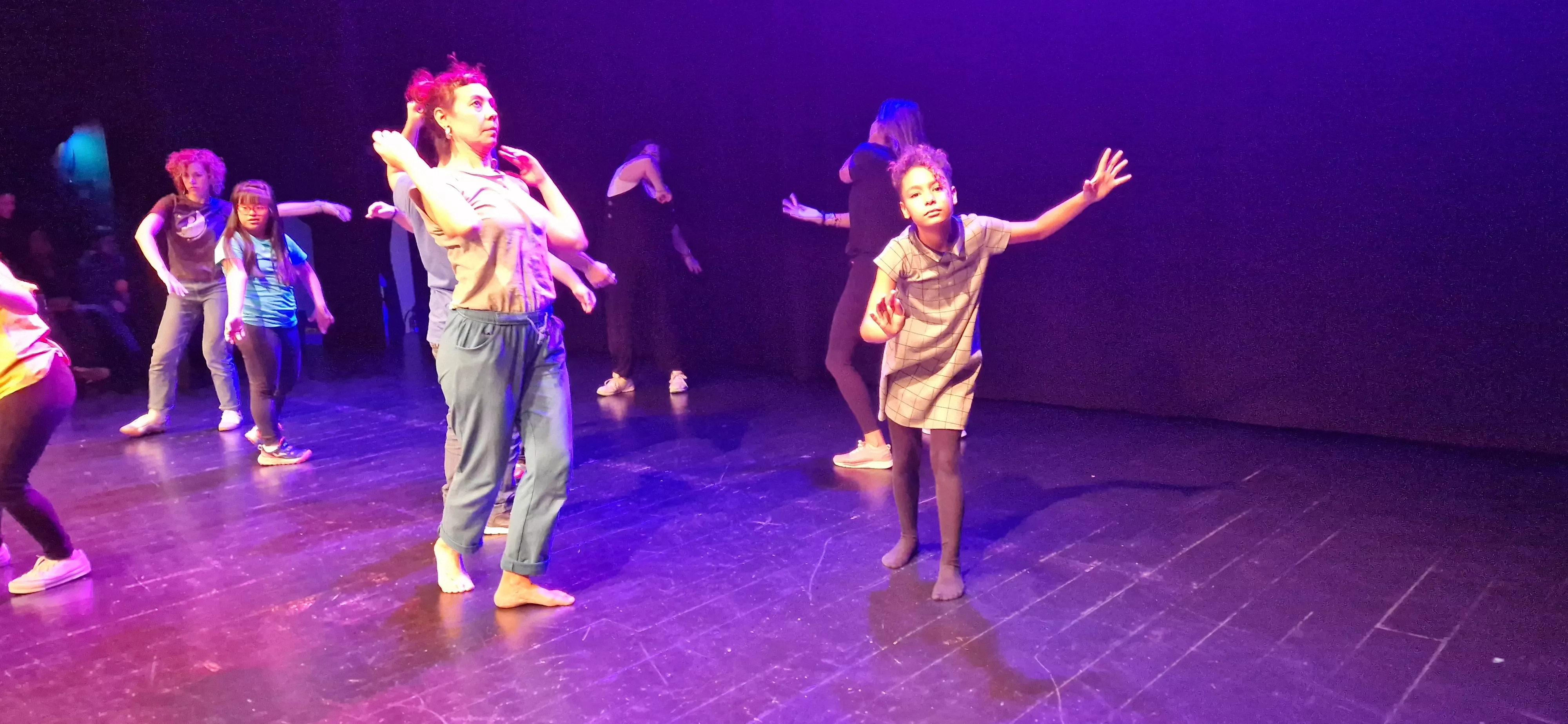 Exhibición del laboratorio de danza en Diversario 2023. Foto Myriam Martínez