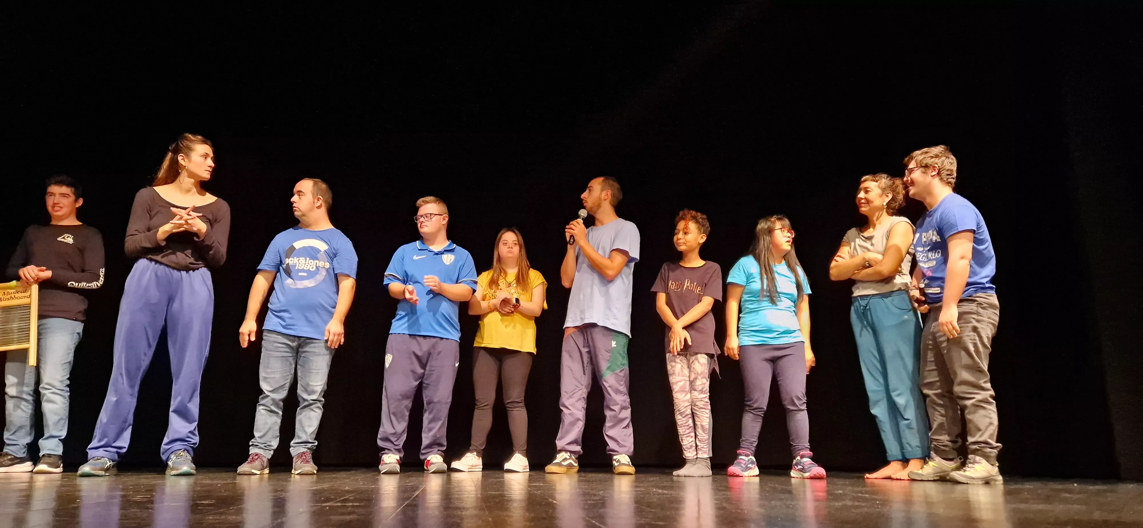 Exhibición del laboratorio de danza en Diversario 2023. Foto Myriam Martínez