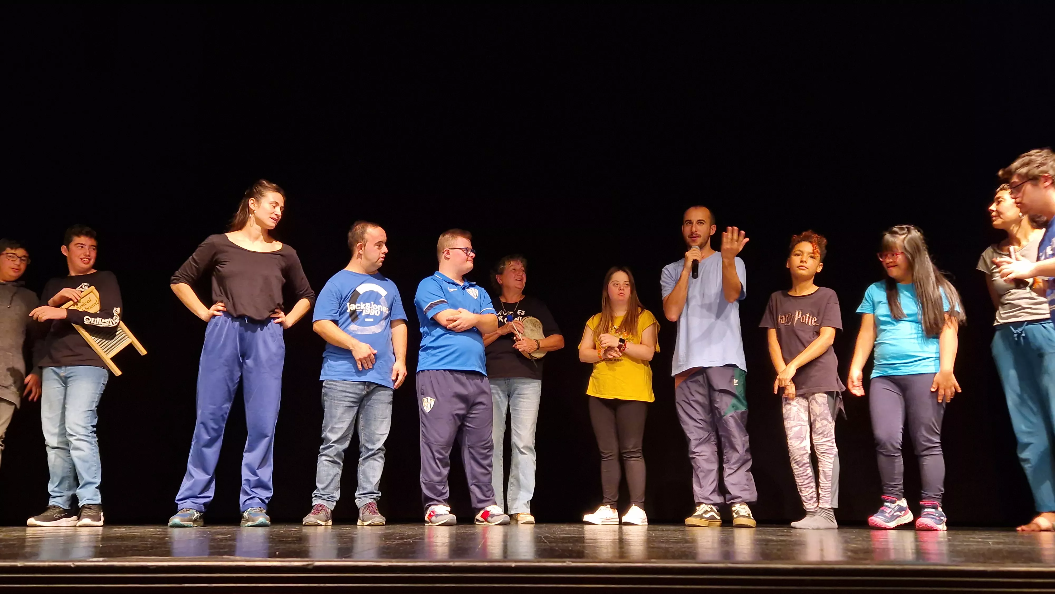 Exhibición del laboratorio de danza en Diversario 2023. Foto Myriam Martínez