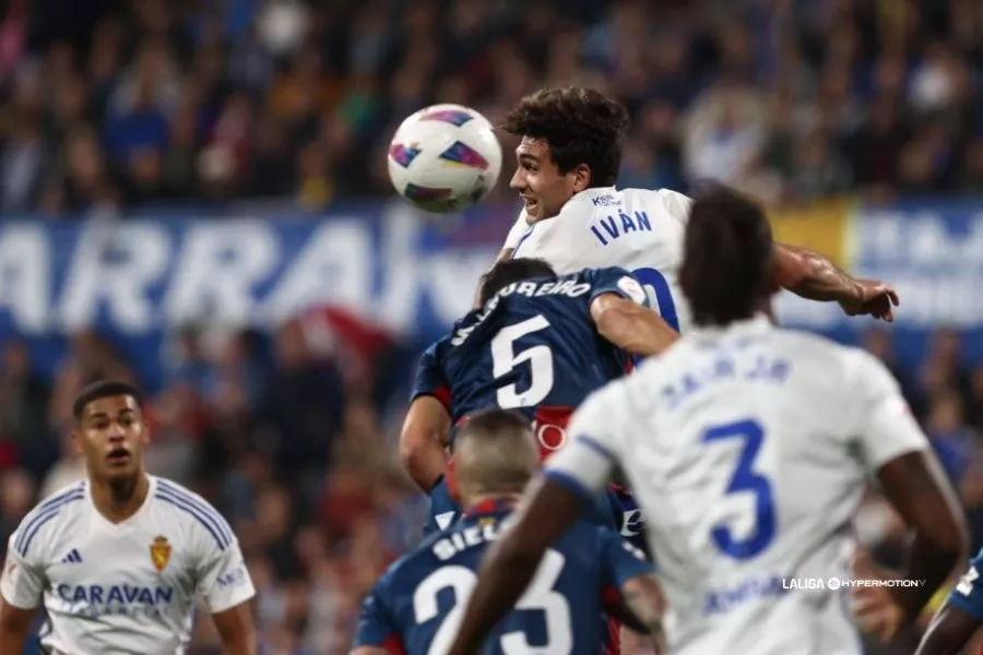 Azón remata ante Loureiro