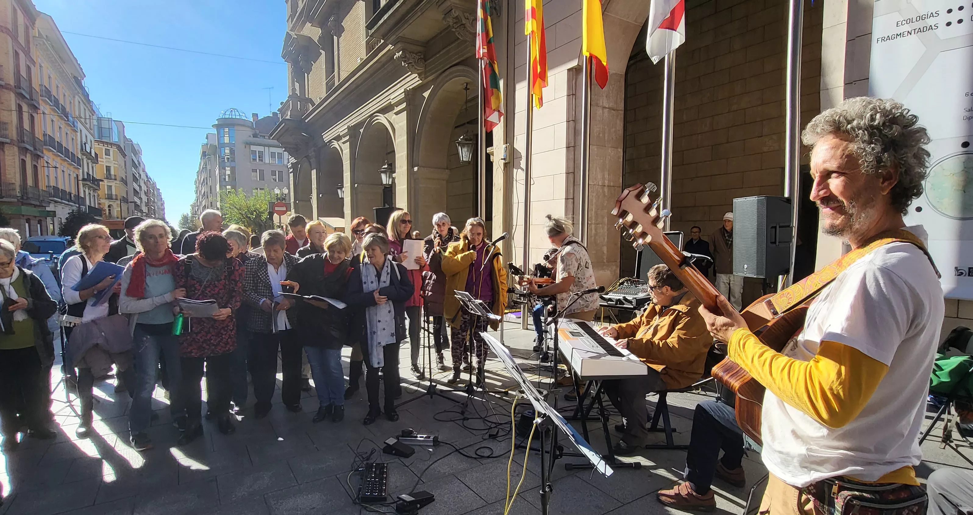 Actuación del Coro de Arcadia y La Remós Band en la clausura de Diversario. Foto Mercedes Manterola