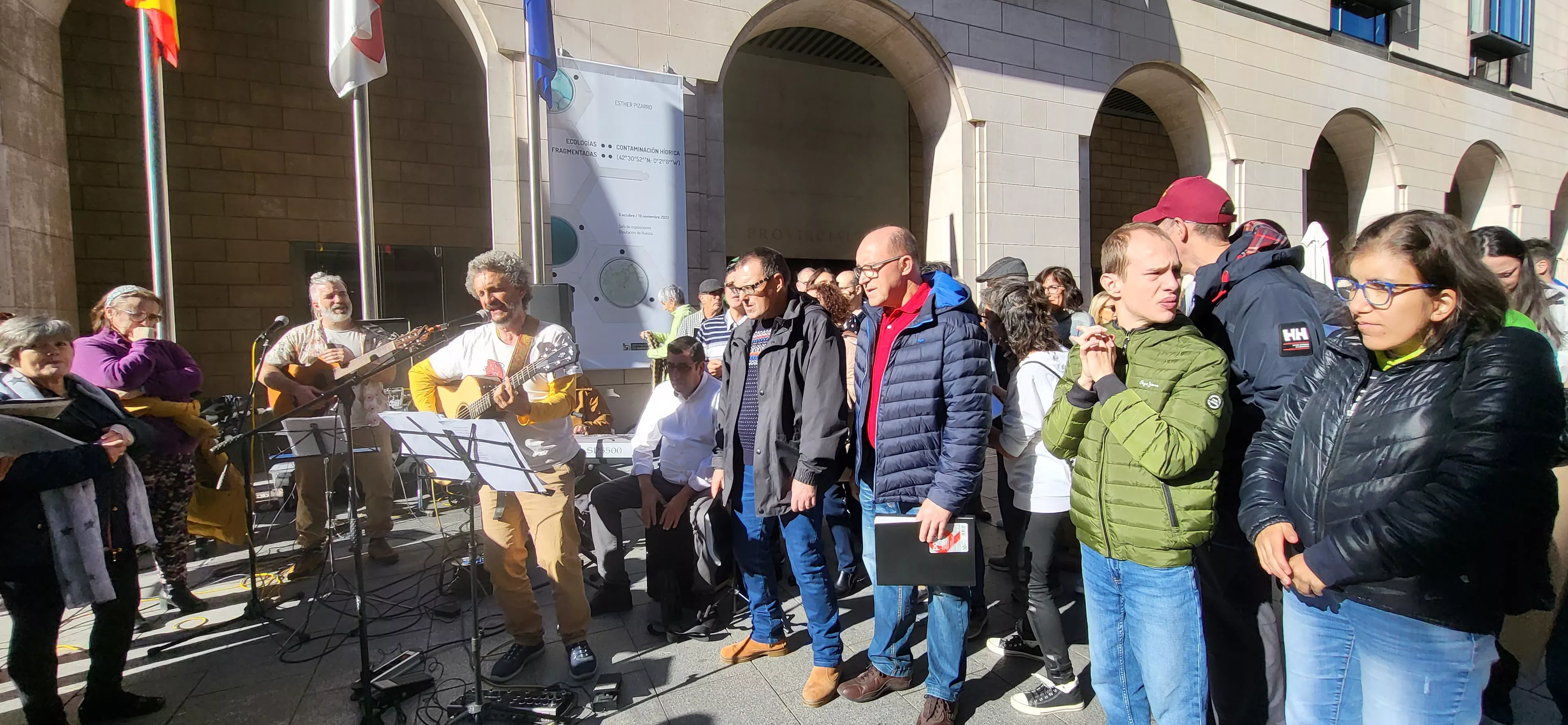 Actuación del Coro de Arcadia y La Remós Band en la clausura de Diversario. Foto Mercedes Manterola