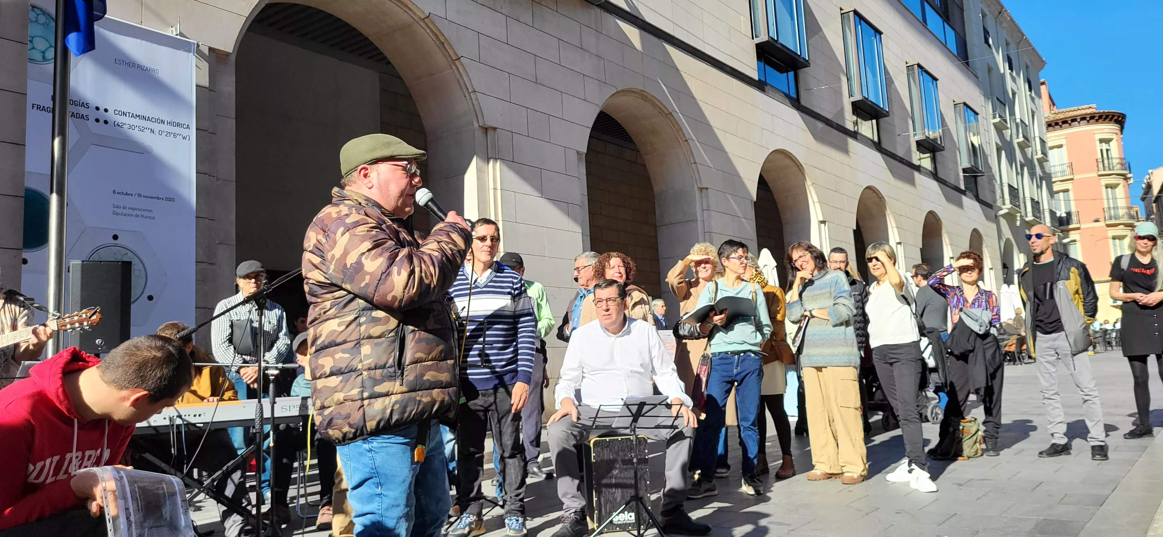 Actuación del Coro de Arcadia y La Remós Band en la clausura de Diversario. Foto Mercedes Manterola