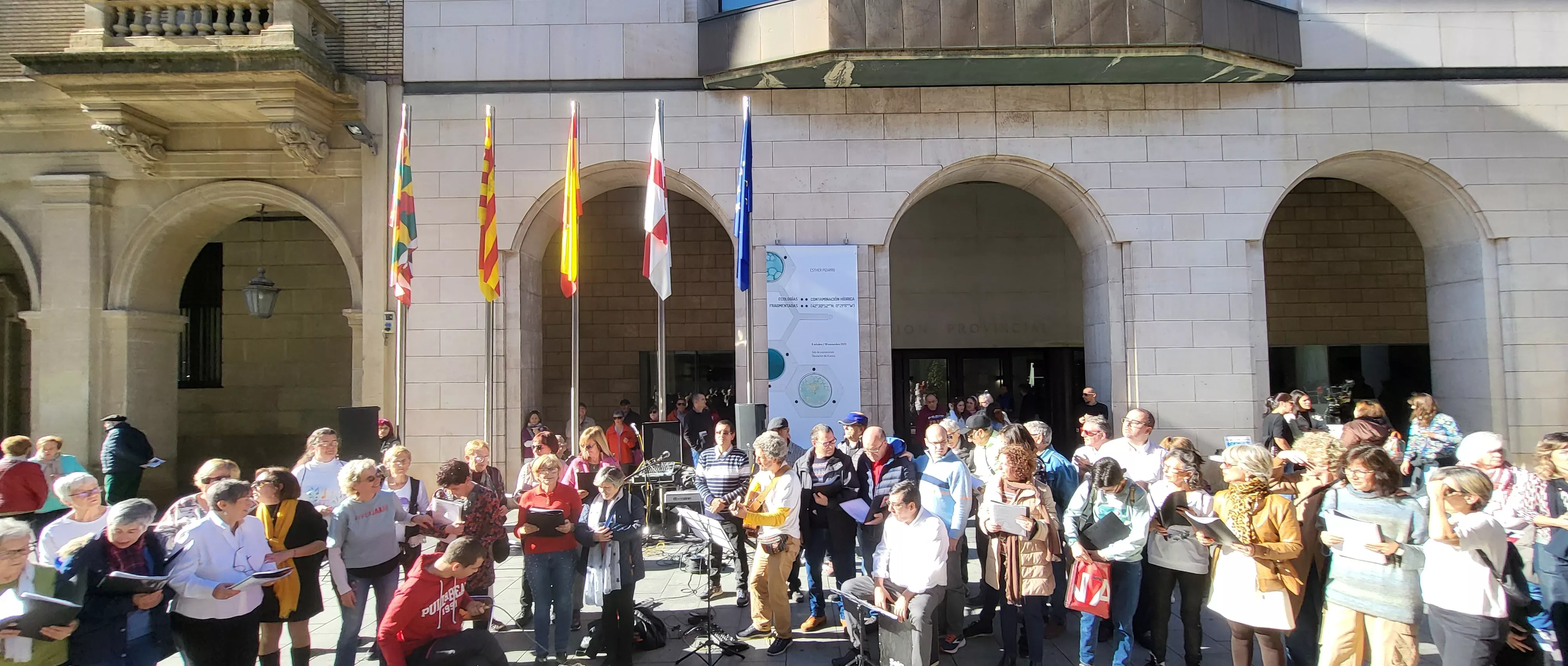 Actuación del Coro de Arcadia y La Remós Band en la clausura de Diversario. Foto Mercedes Manterola