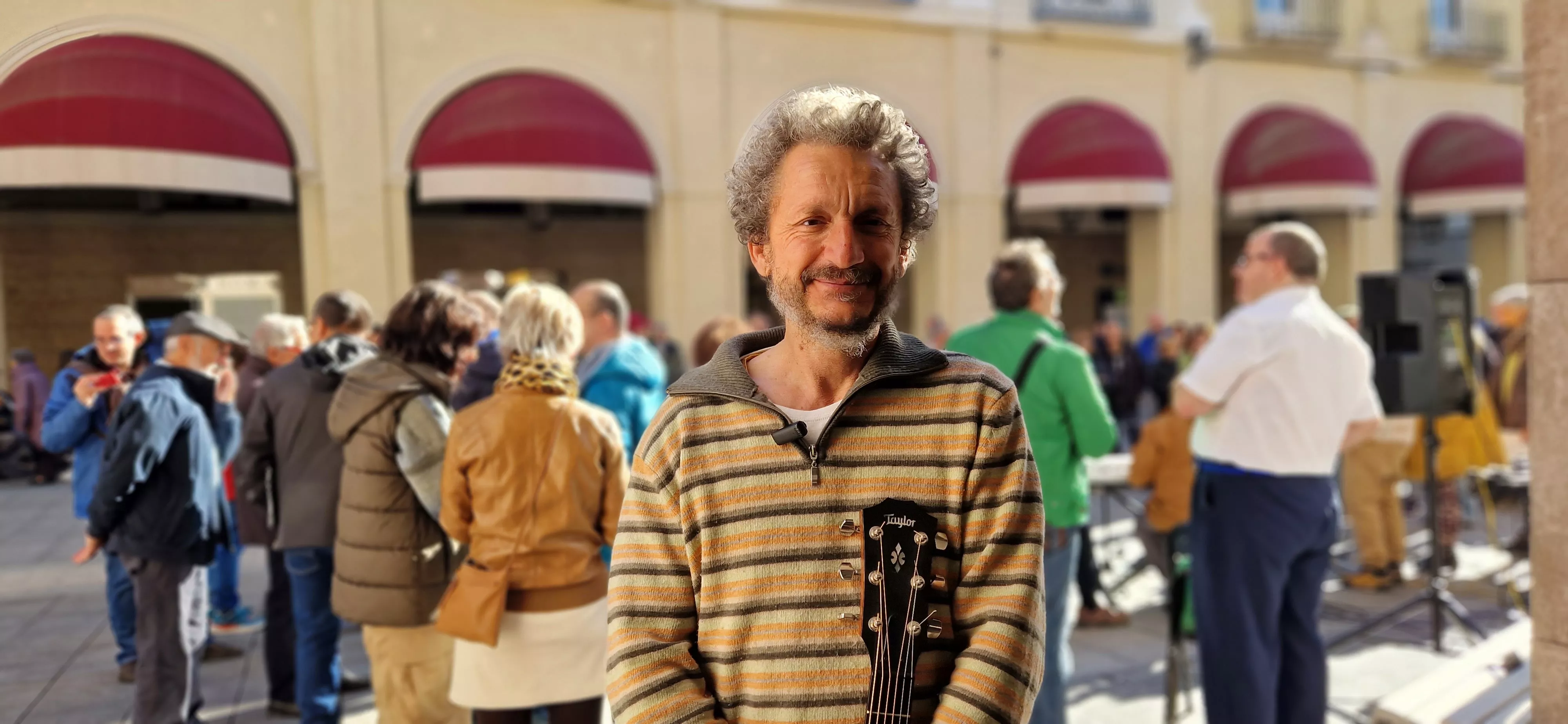 Carlos Purroy. Actuación del Coro de Arcadia y La Remós Band en la clausura de Diversario. Foto Myriam Martínez