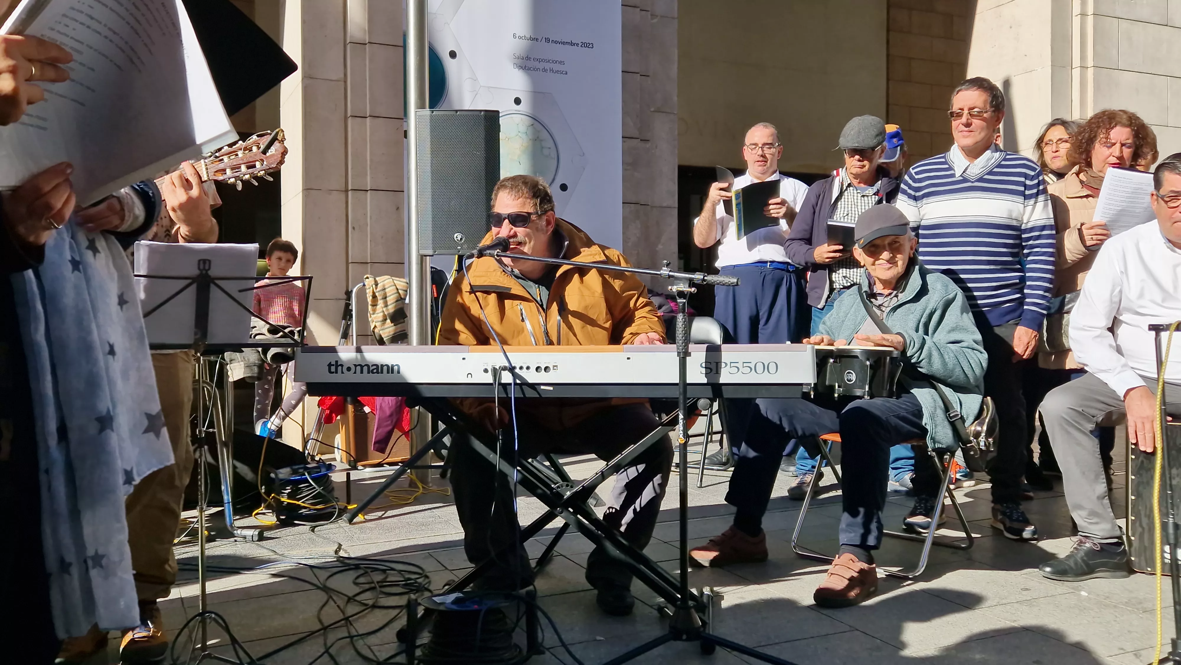 Actuación del Coro de Arcadia y La Remós Band en la clausura de Diversario. Foto Myriam Martínez