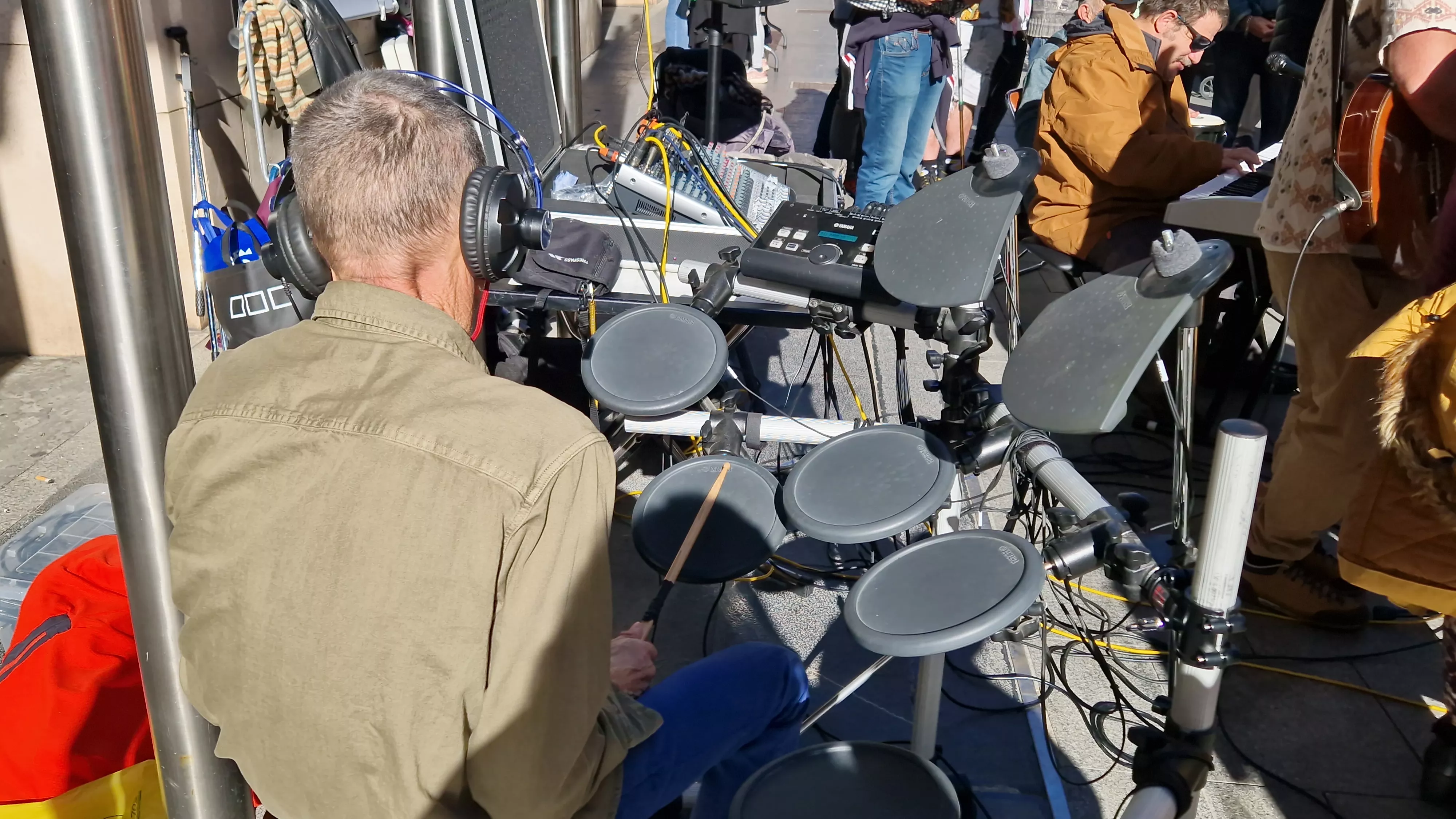 Actuación del Coro de Arcadia y La Remós Band en la clausura de Diversario. Foto Myriam Martínez