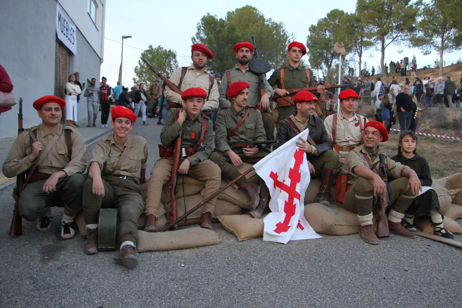 "Primera línea" participa en el 85 aniversario del final de la Batalla del Ebro.