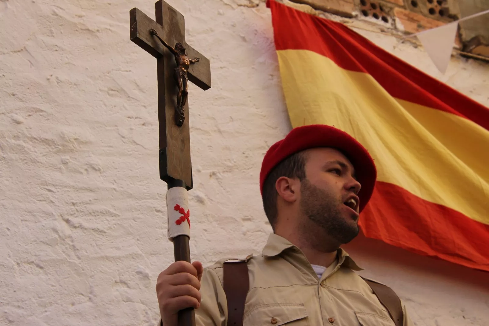 La asociación recreacionista oscense "Primera Línea" participa en Flix en el 85 aniversario del final de la Batalla del Ebro. Foto Carlos Neofato 