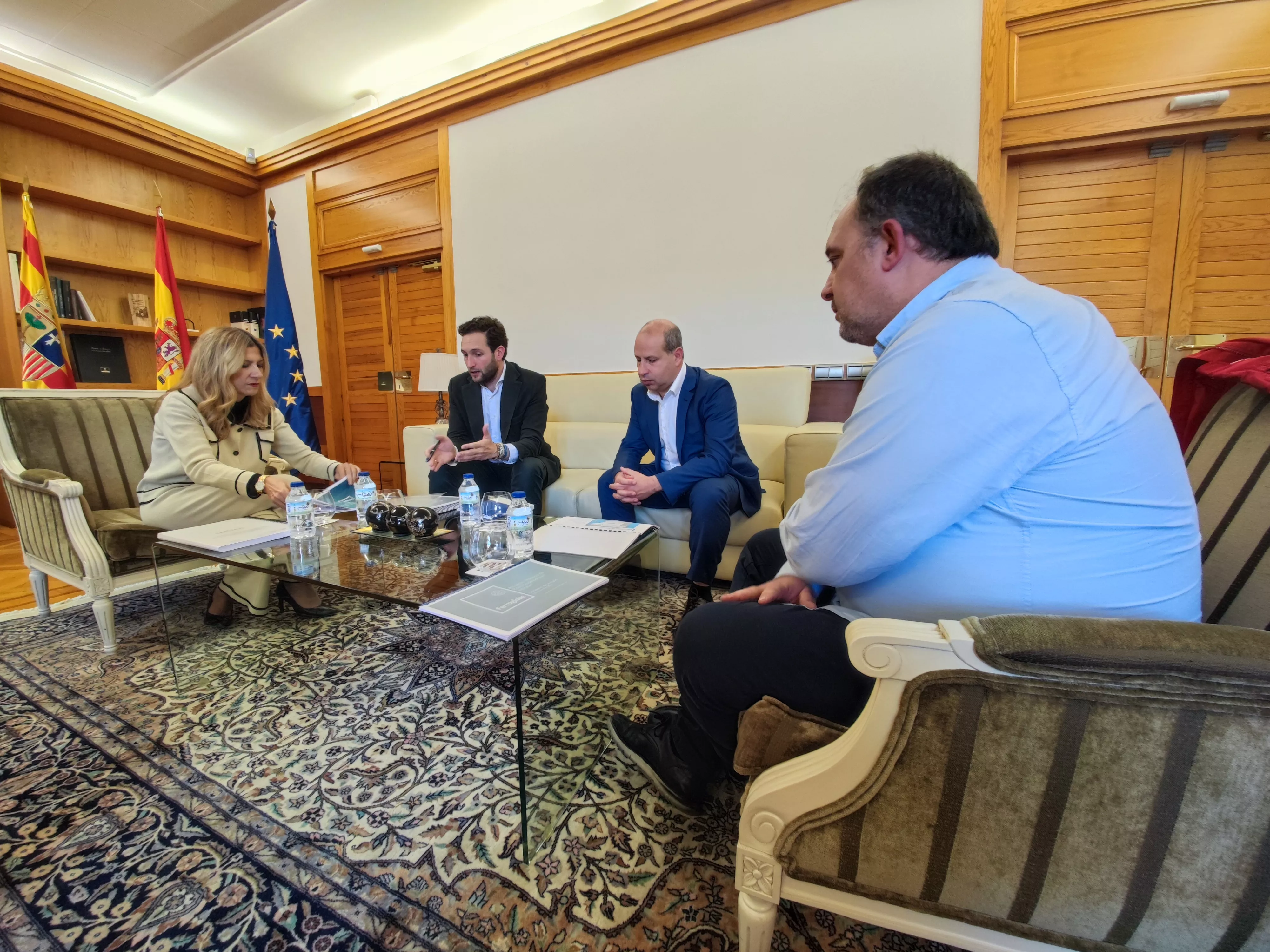 Encuentro del Ayuntamiento de Monzón, Gobierno de Aragón y Ferroatlántica.