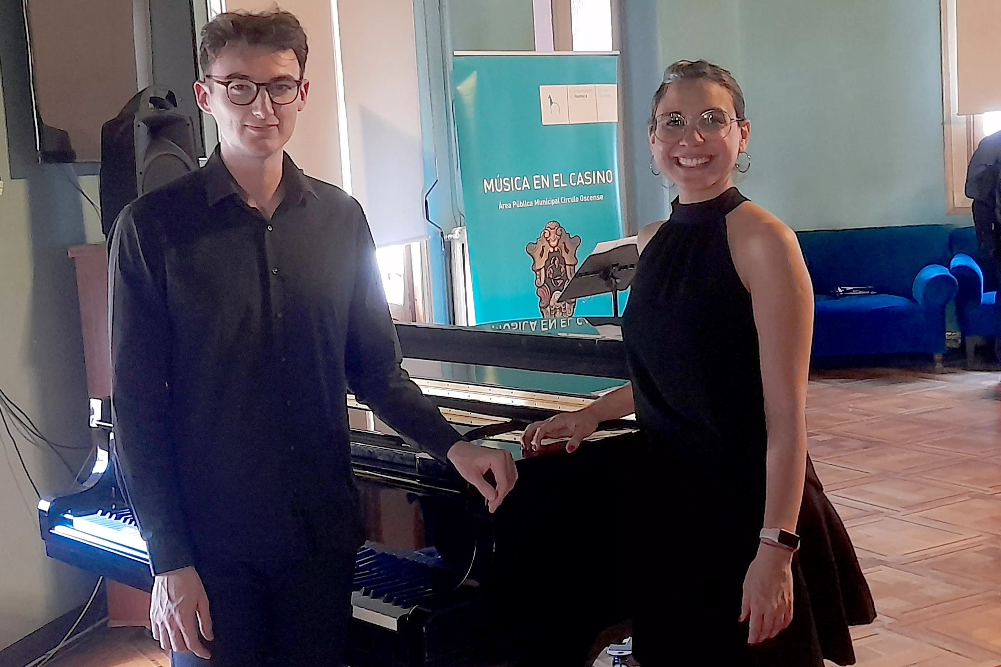 Concierto en el Casino de Lucía Domínguez y Noel Redolar.