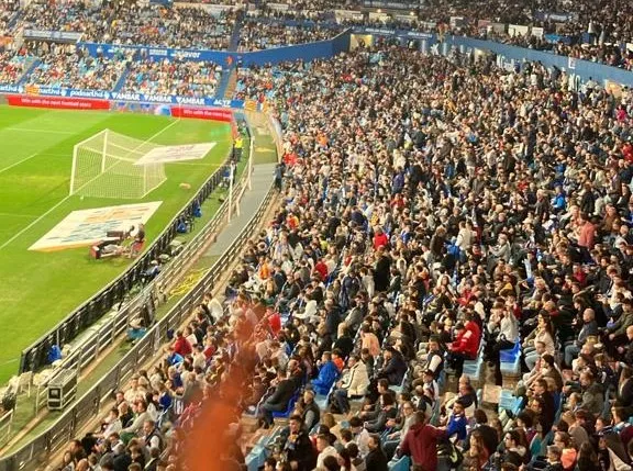 Vista de La Romareda desde la grada de aficionados del Huesca en el partido ante el Zaragoza