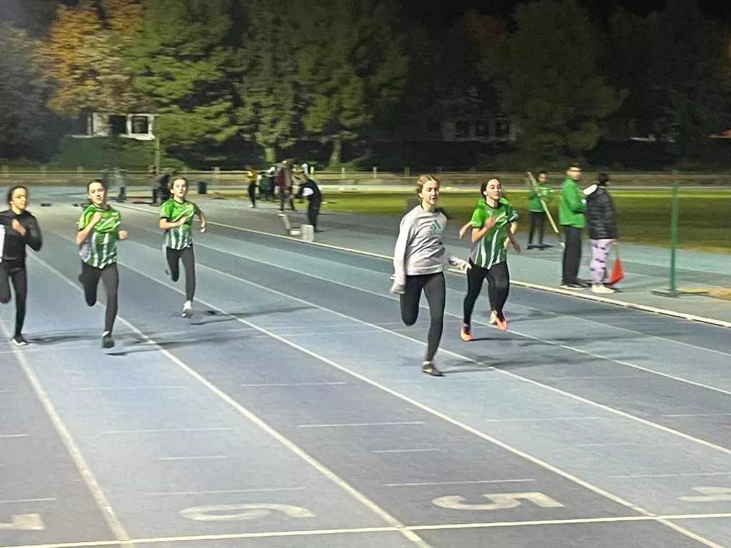 La jornada atlética en Huesca tuvo Liga Municipal infantil y control cadete.