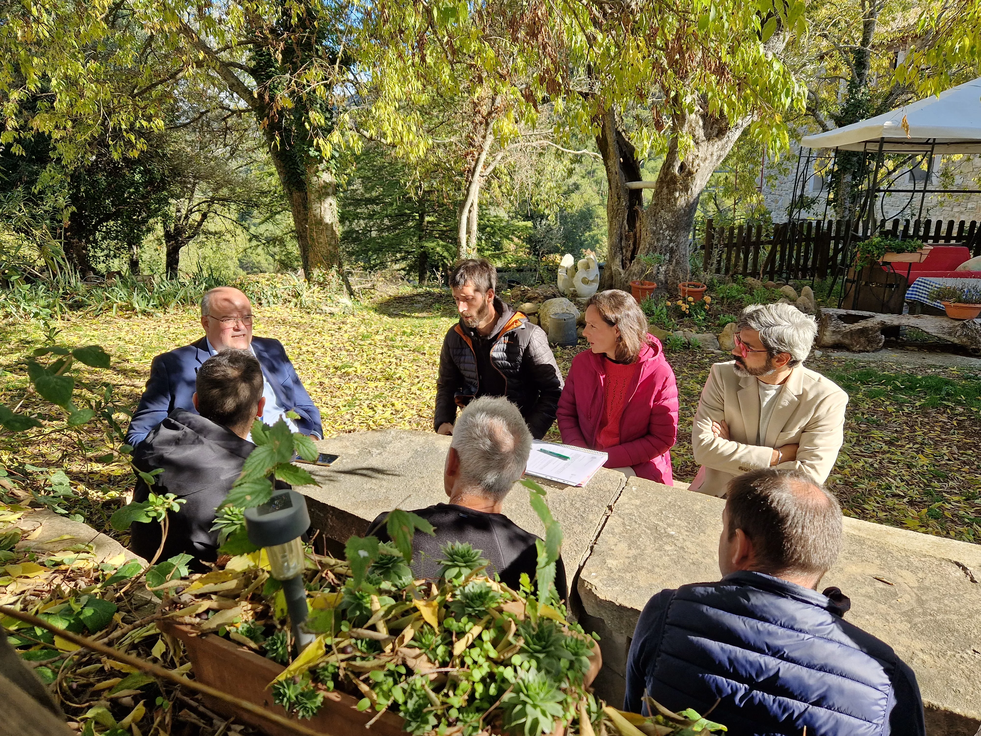 Encuentro en Caneto de José María Cabello y Jesús Solano con las familias del centro. Encuentro en Caneto de José María Cabello y Jesús Solano con las familias del centro.