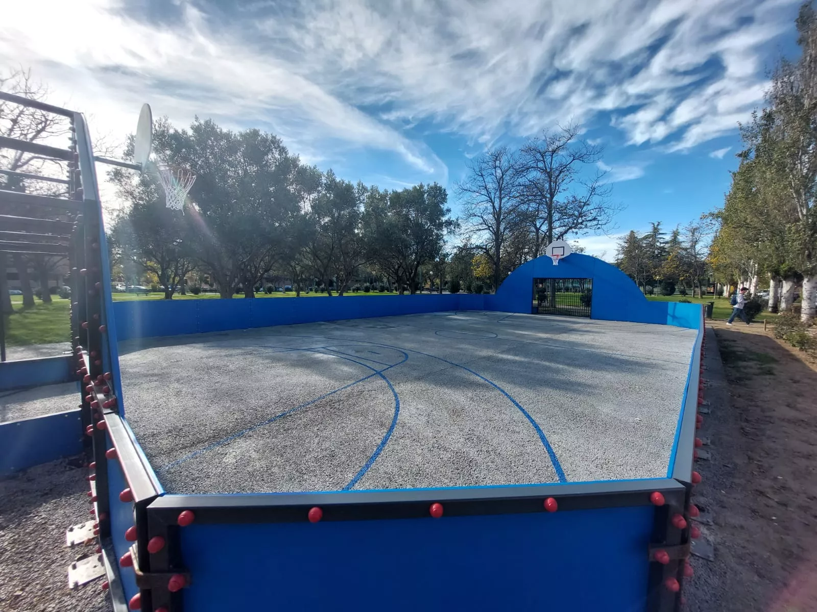 Espacio de Juego Multideporte en Los Olivos.