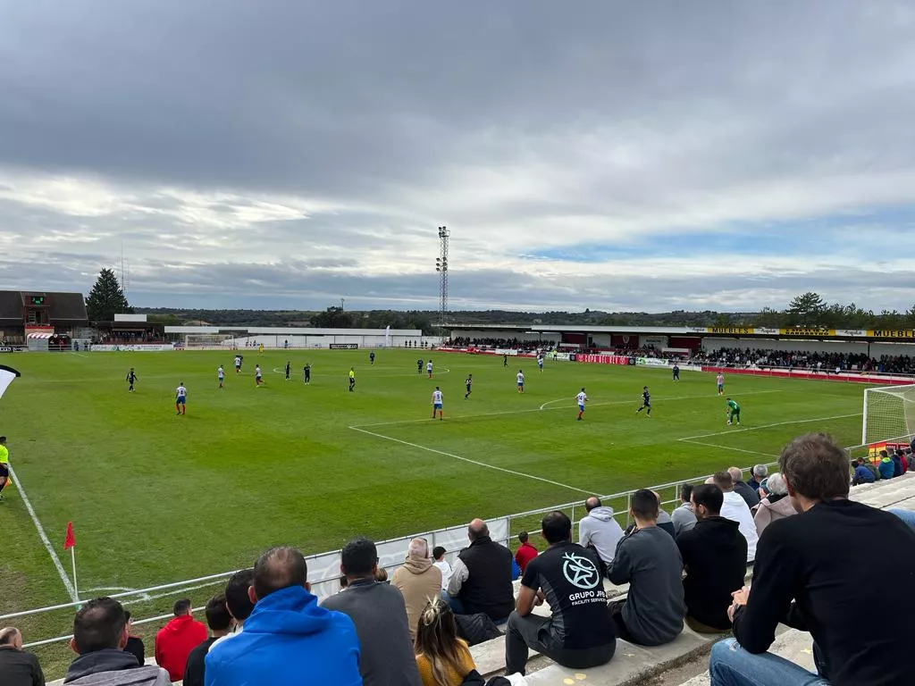 Barbastro 1-0 Ponferradina en El Municipal. Foto: A. Mora