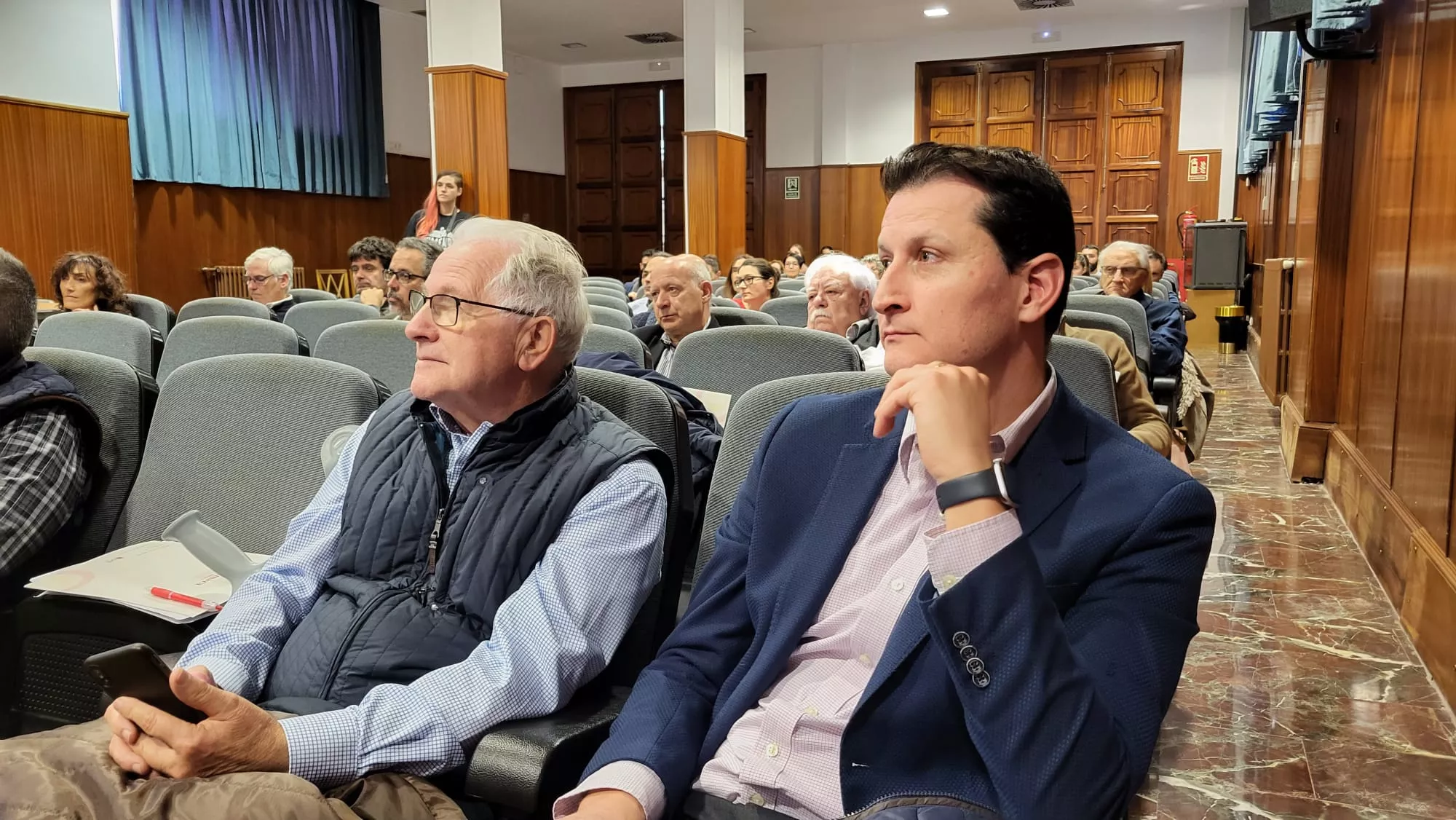 Presentacion del informe de 2002 en Cámara de Comercio