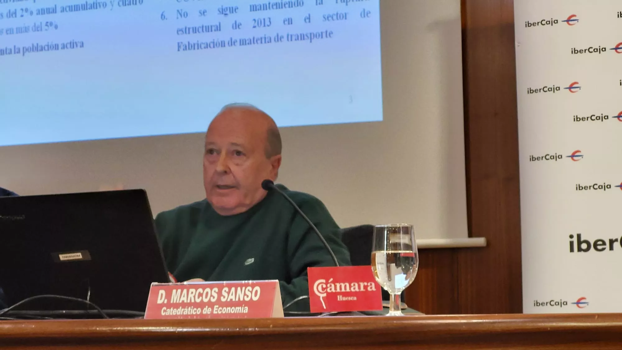 Presentacion del informe de 2002 en Cámara de Comercio