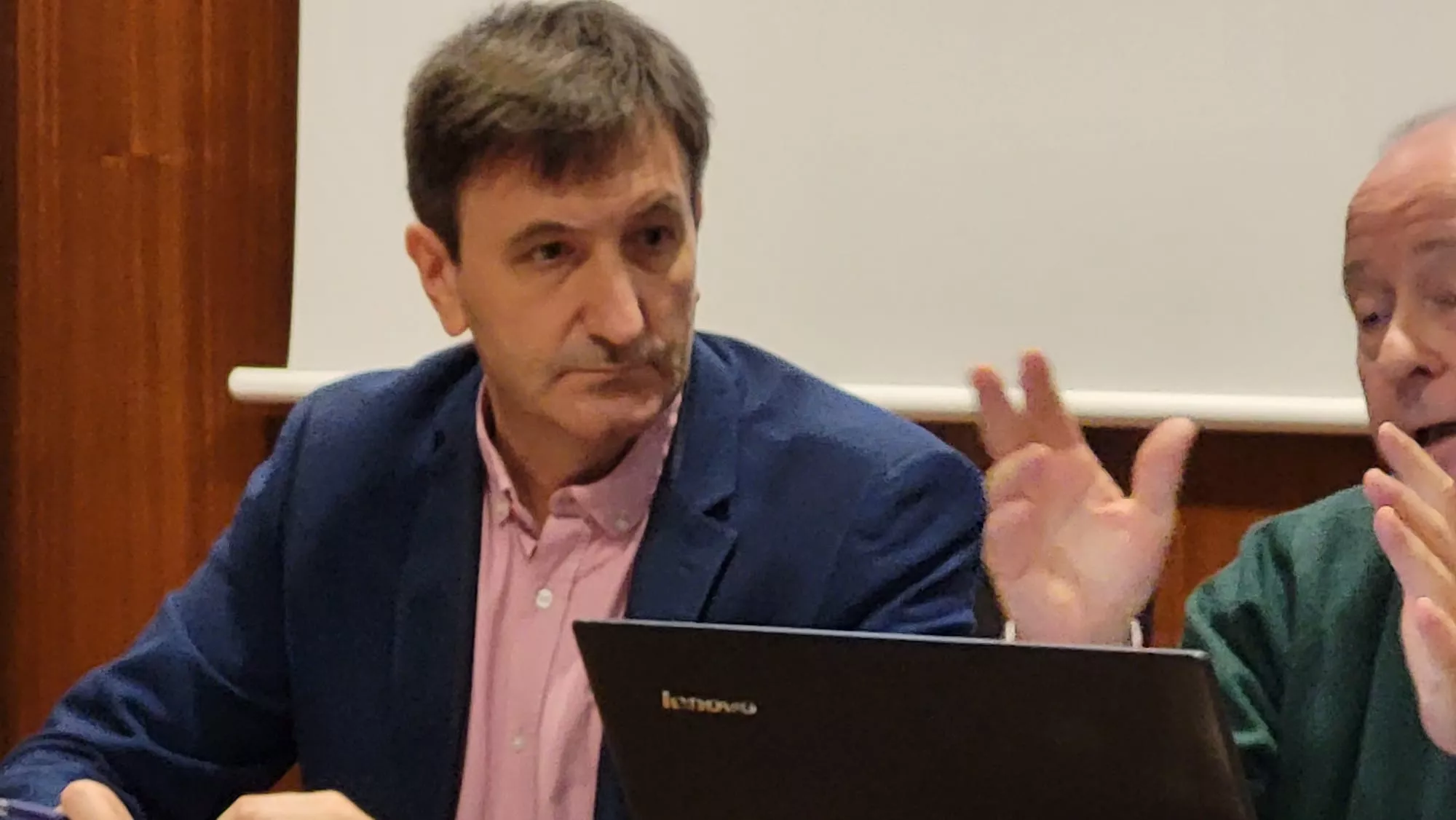 Presentacion del informe de 2002 en Cámara de Comercio