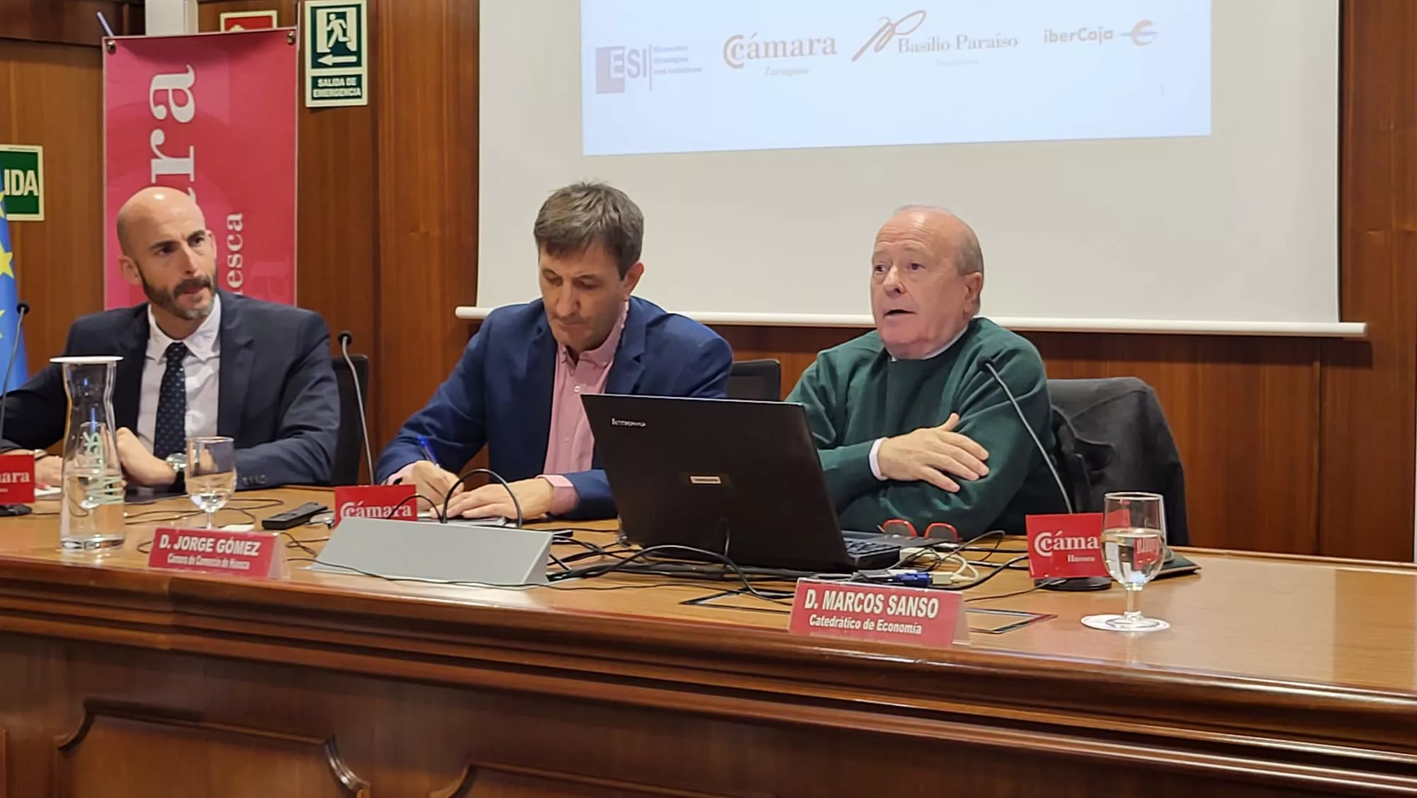 Presentacion del informe de 2002 en Cámara de Comercio