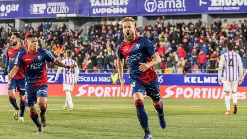 Jorge Pulido celebra uno de los cuatro goles que el Huesca le metió en el año 2019.