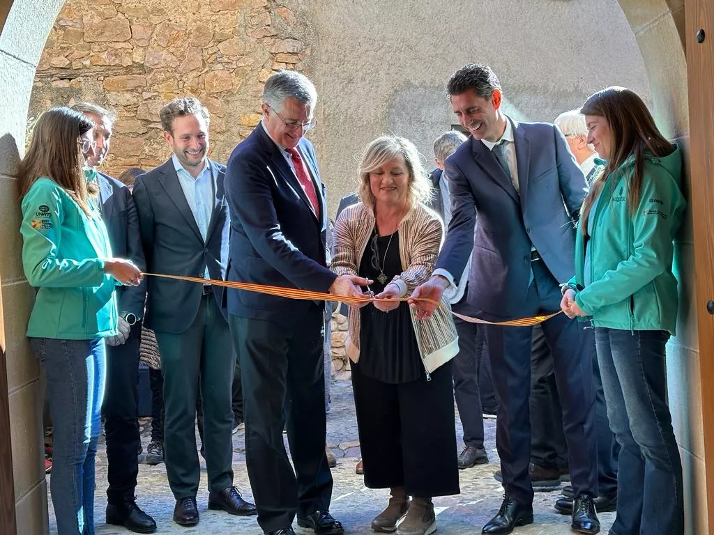 Inauguración de la Oficina de Turismo Guara Somontano ubicada en Alquézar.
