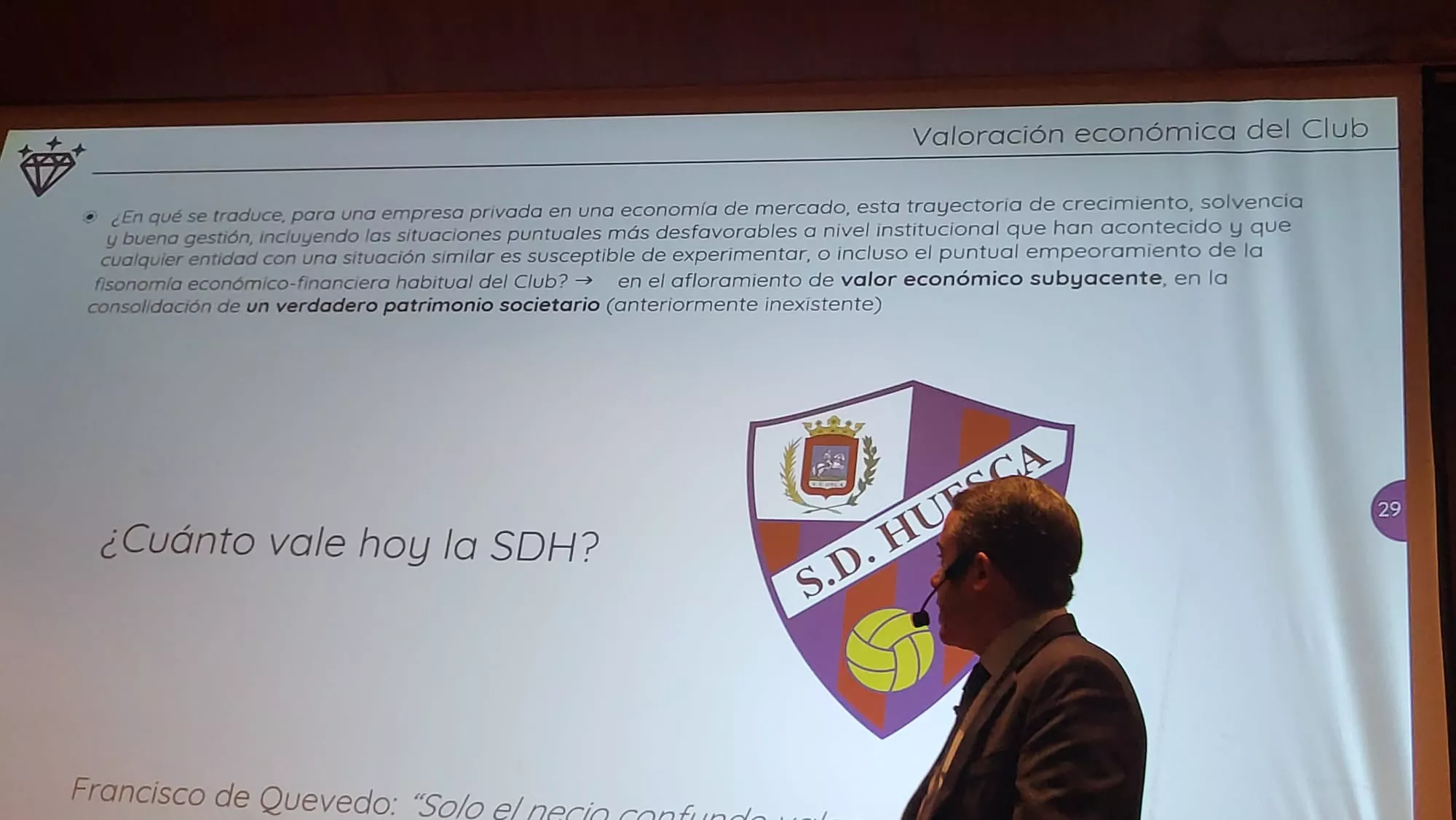 Conferencia de Gonzalo Ávila sobre la situación del Huesca