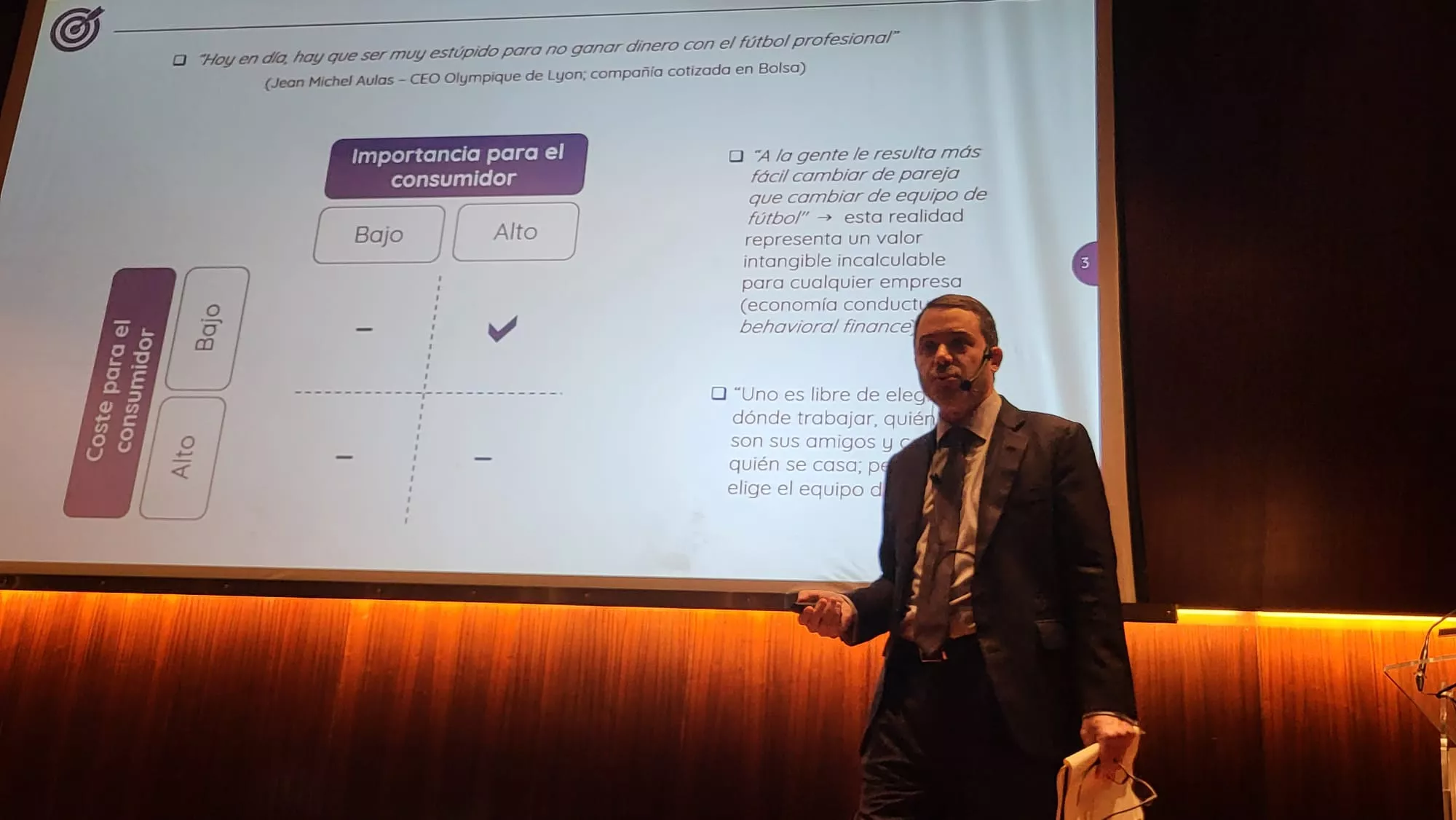 Conferencia de Gonzalo Ávila sobre la situación del Huesca