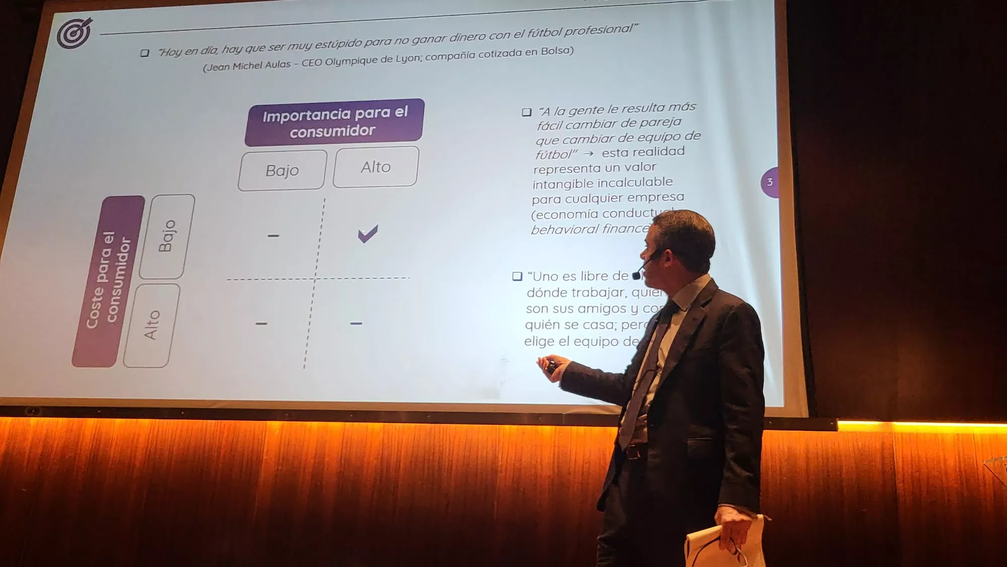 Conferencia de Gonzalo Ávila sobre la situación del Huesca