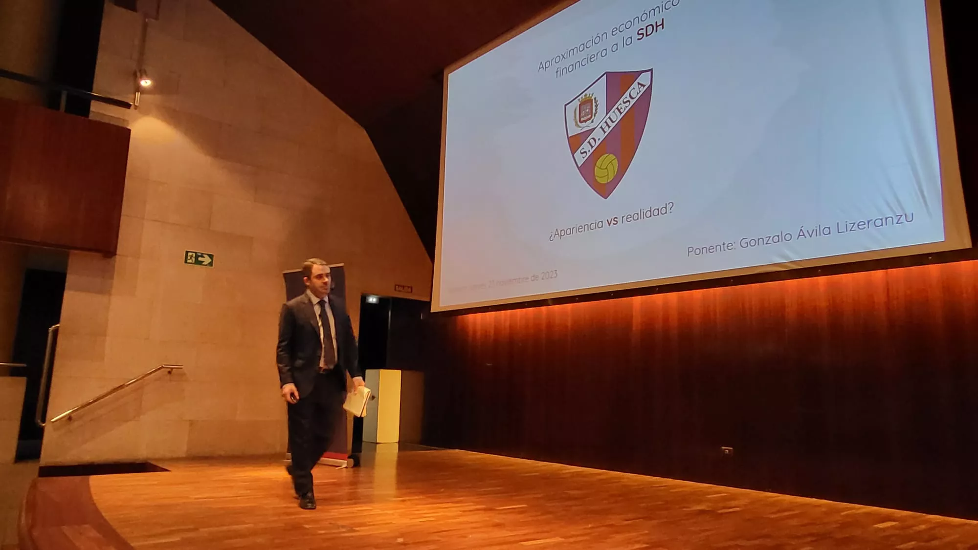 Conferencia de Gonzalo Ávila sobre la situación del Huesca