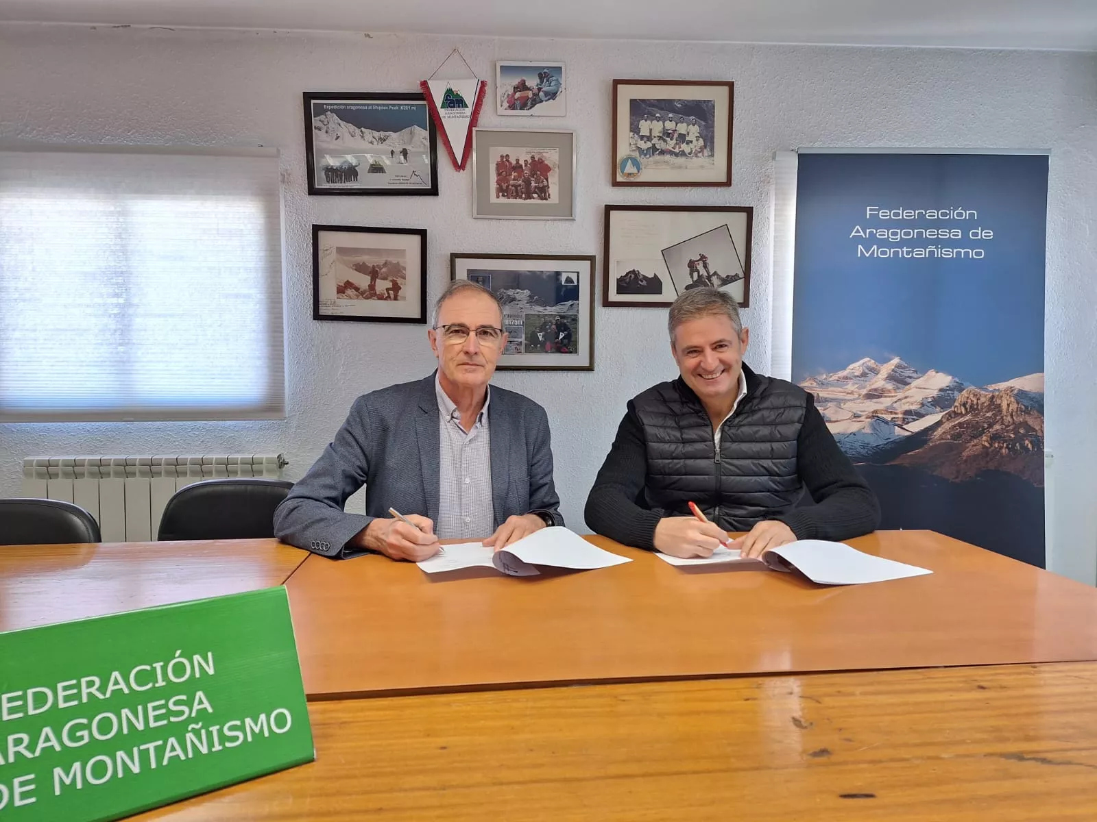 Firma convenio Aramón 1