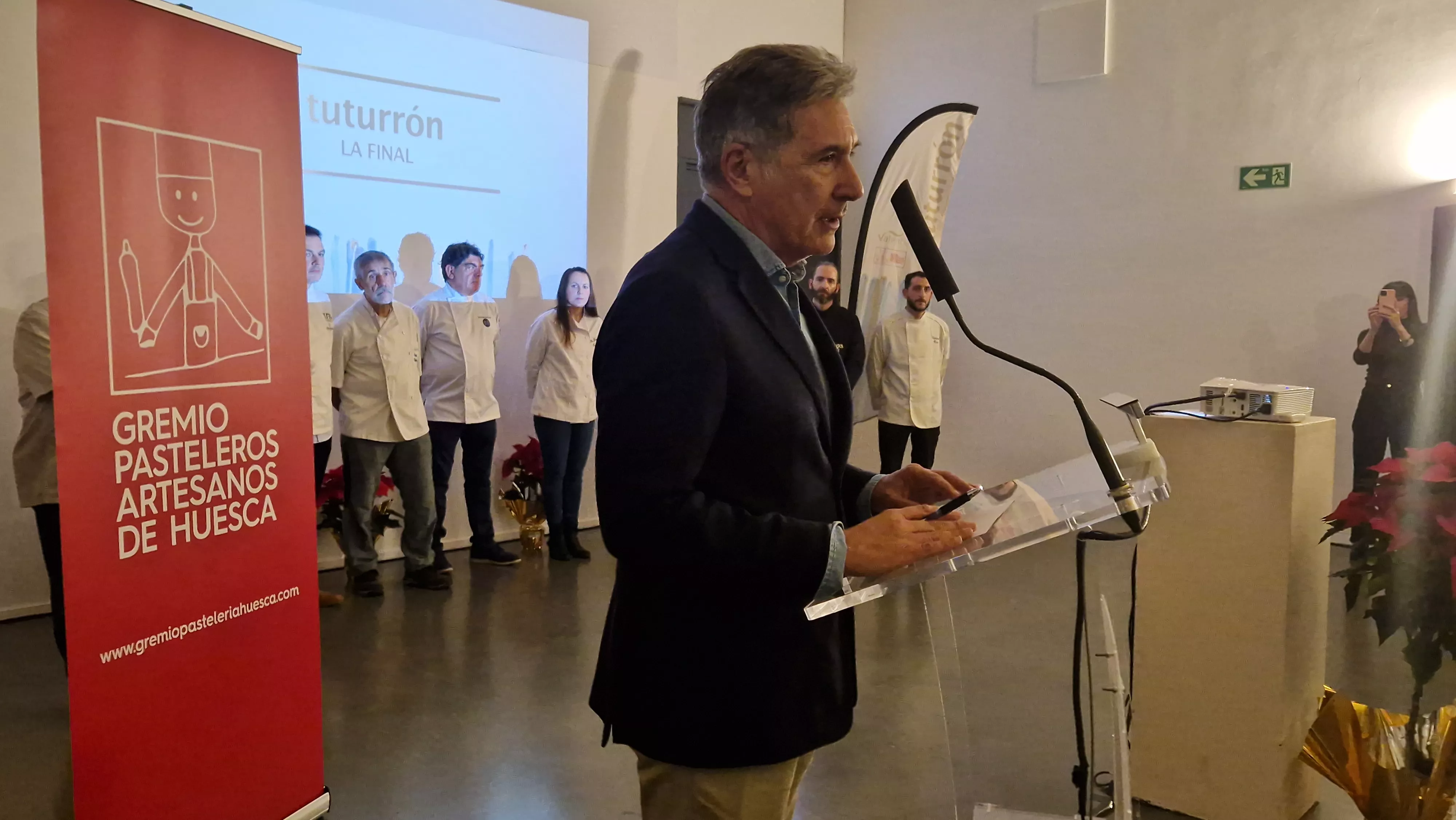 Ricardo Oliván. Presentación del primer turrón solidario del Gremio de Pasteleros de Huesca. Foto Myriam Martínez