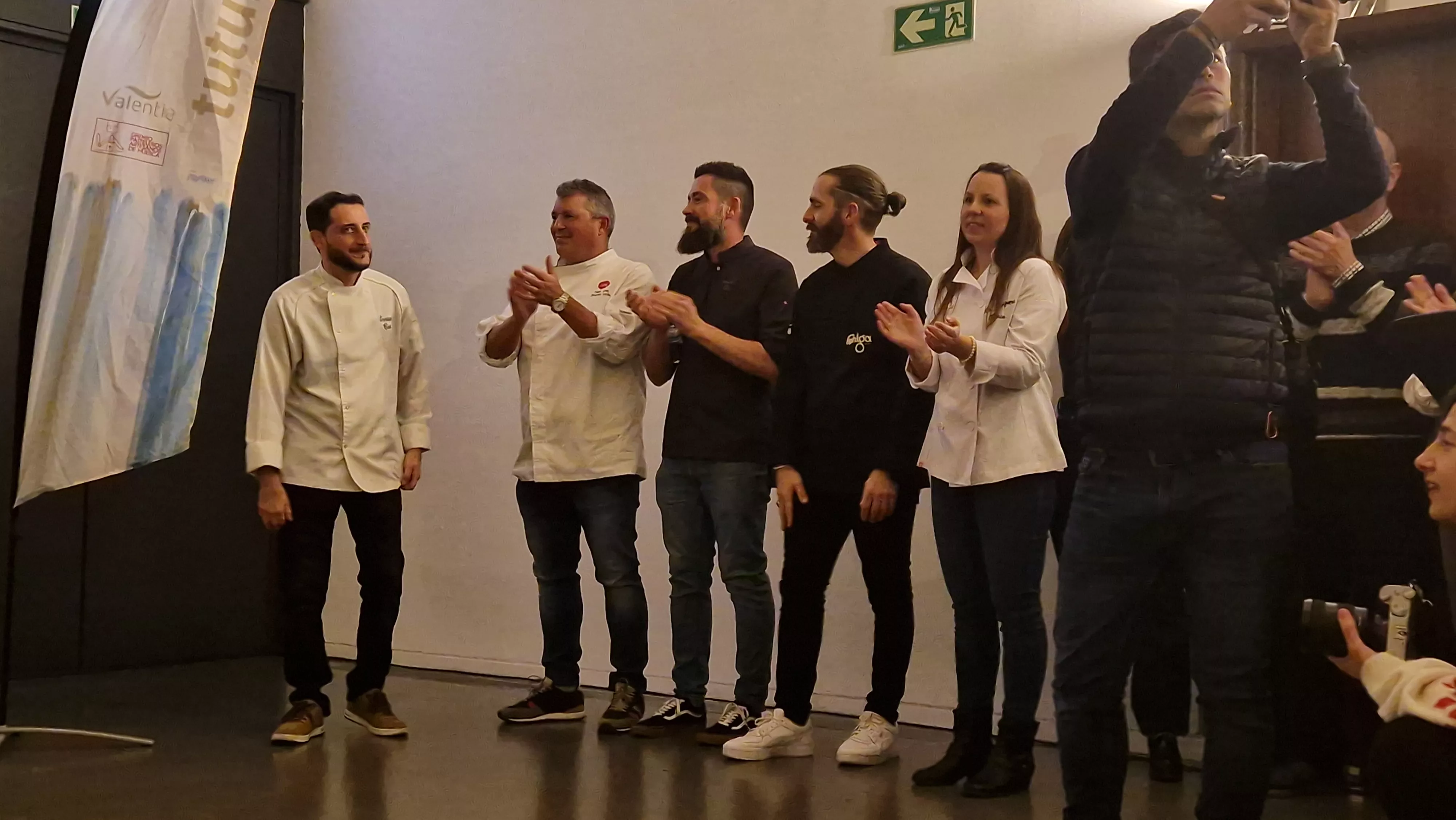 Presentación del primer turrón solidario del Gremio de Pasteleros de Huesca. Foto Myriam Martínez