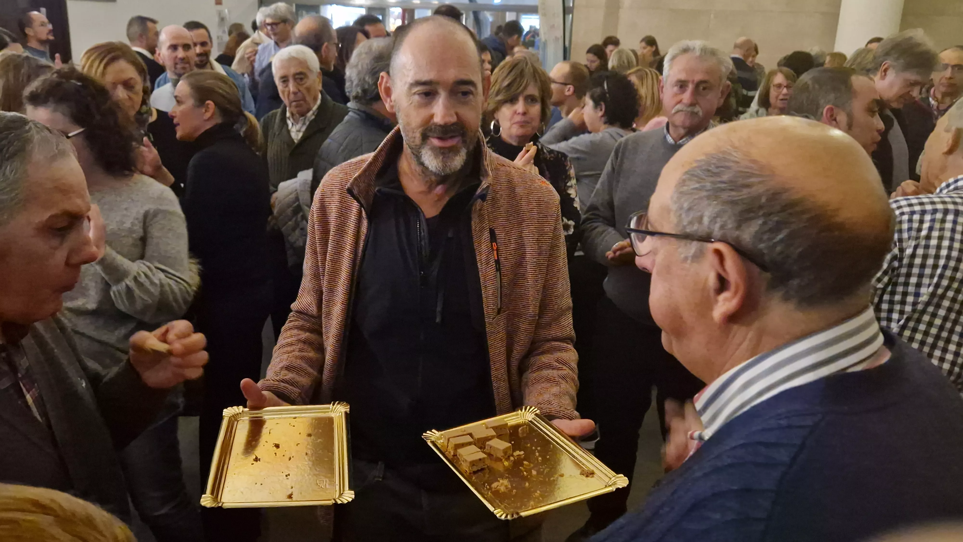 Presentación del primer turrón solidario del Gremio de Pasteleros de Huesca. Foto Myriam Martínez
