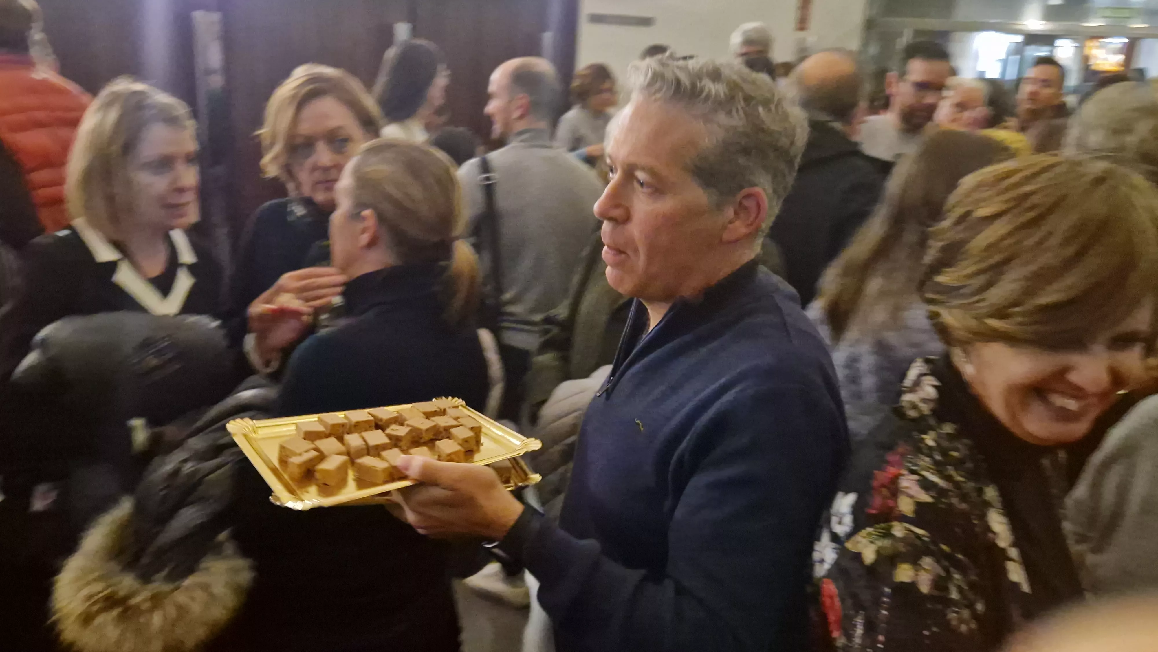 Presentación del primer turrón solidario del Gremio de Pasteleros de Huesca. Foto Myriam Martínez