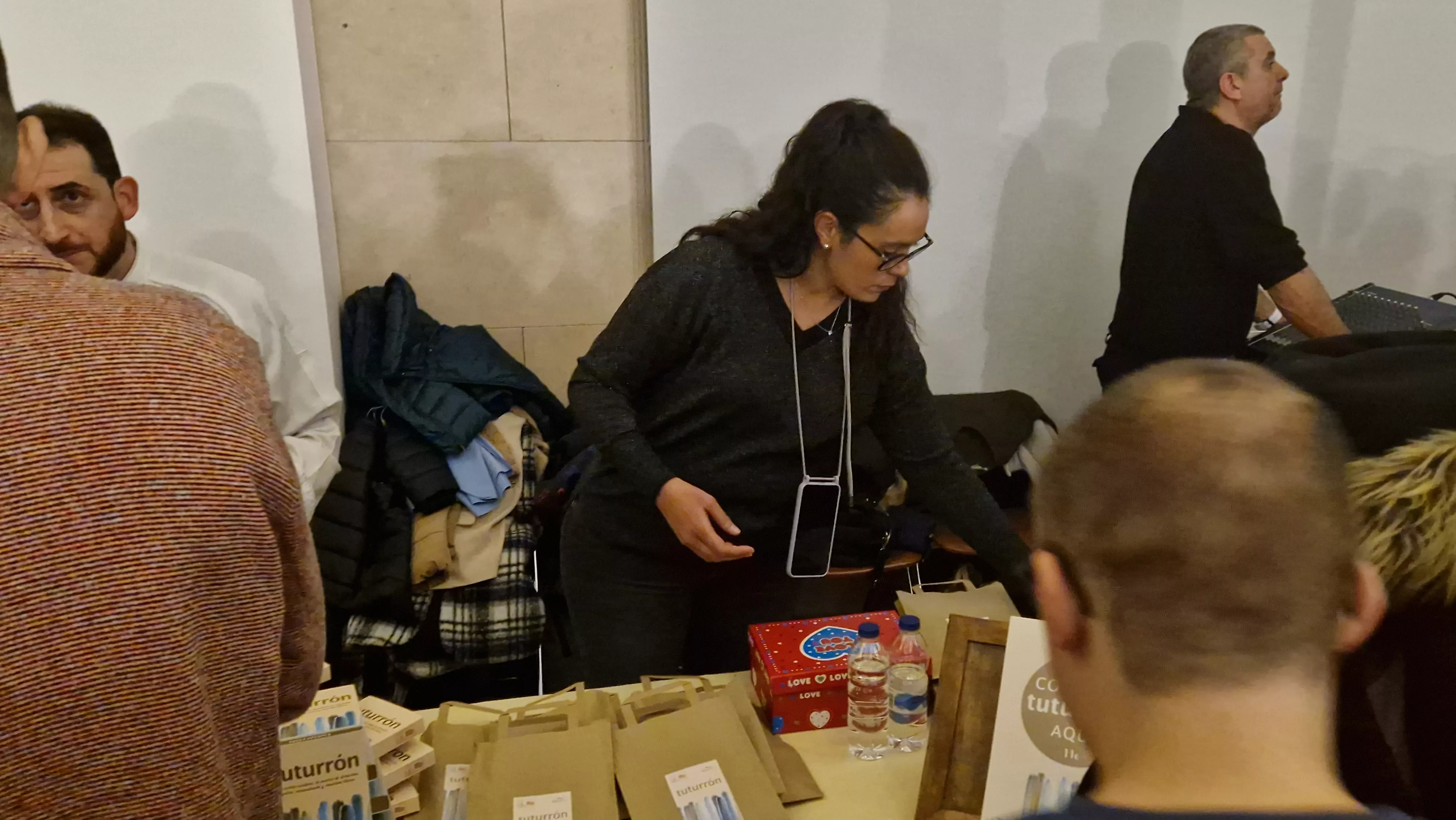 Presentación del primer turrón solidario del Gremio de Pasteleros de Huesca. Foto Myriam Martínez