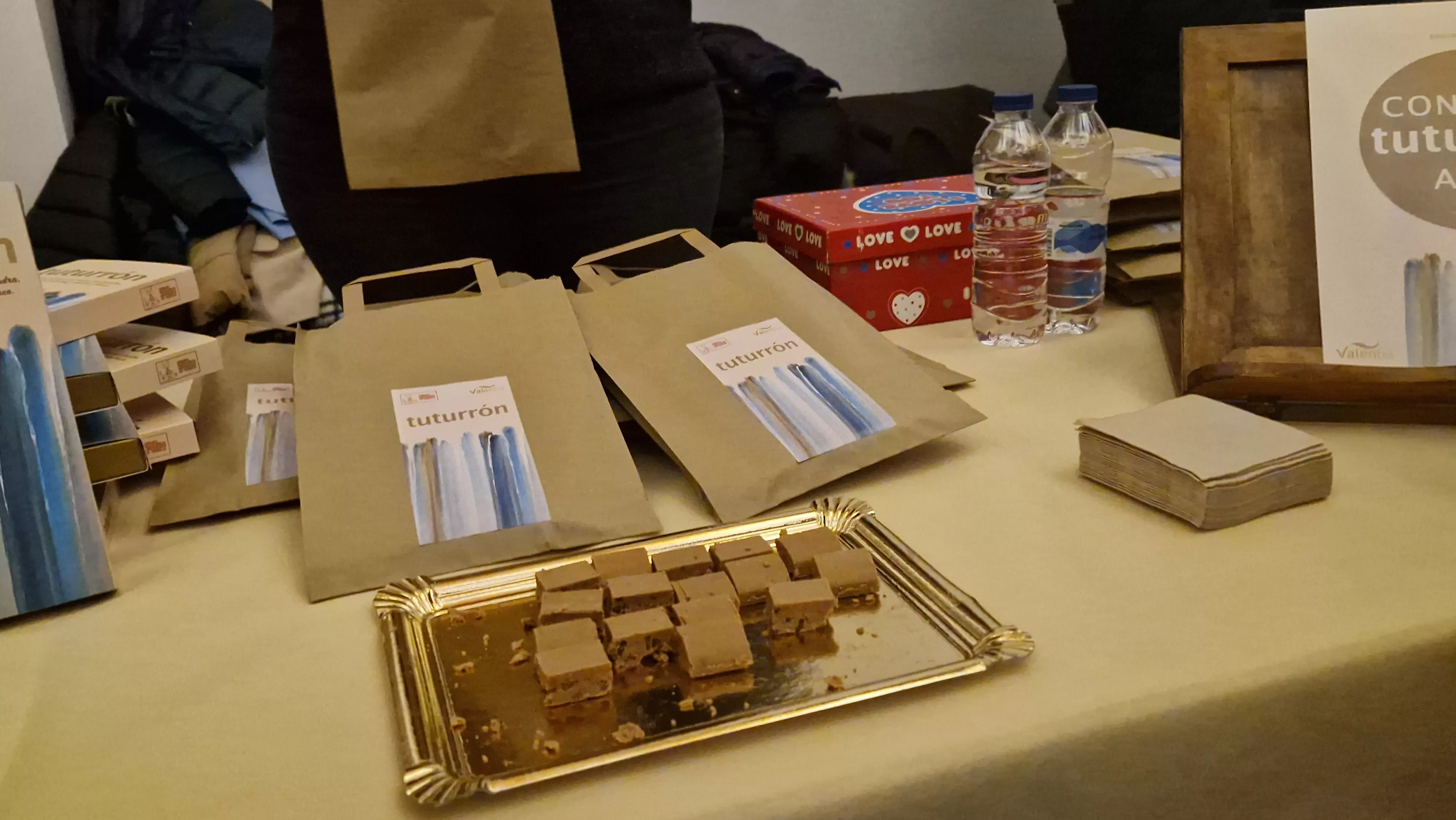 Presentación del primer turrón solidario del Gremio de Pasteleros de Huesca. Foto Myriam Martínez