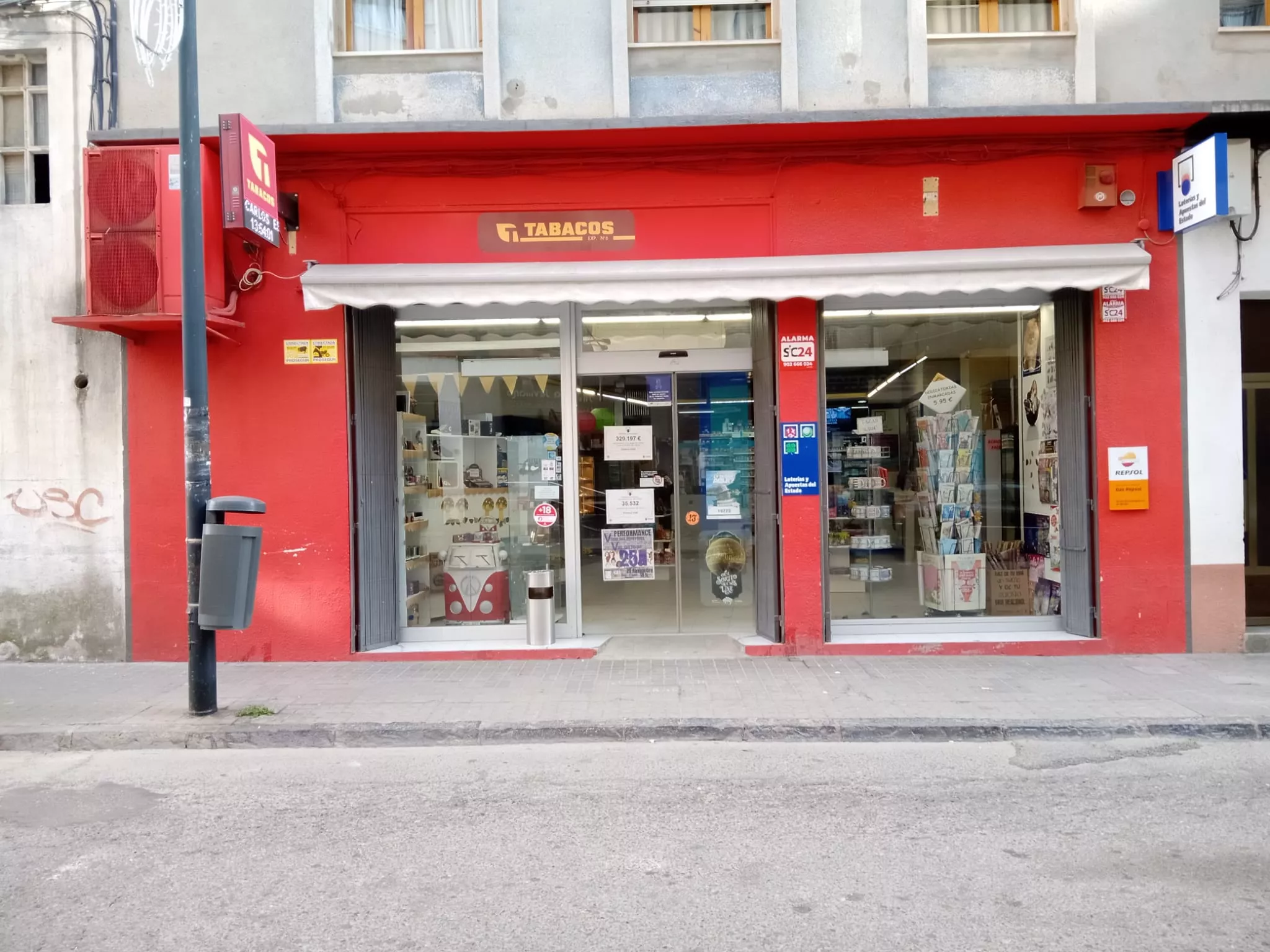 Estanco Carlos Vidal de Monzón, uno de los puntos de venta que ha repartido la suerte