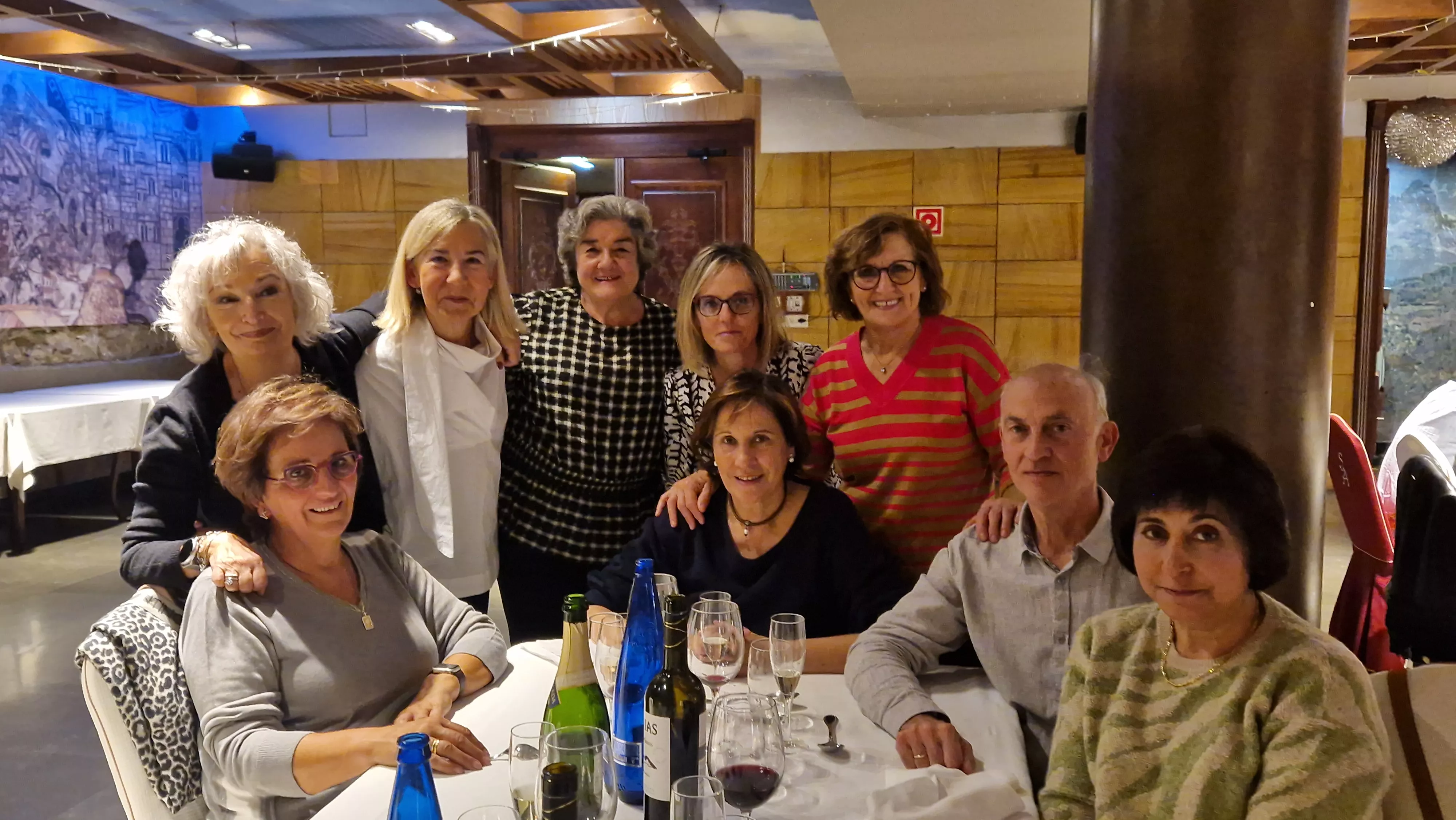 Entrega del bordón del Camino de Santiago a la Asociación de Huesca. Foto Myriam Martínez 