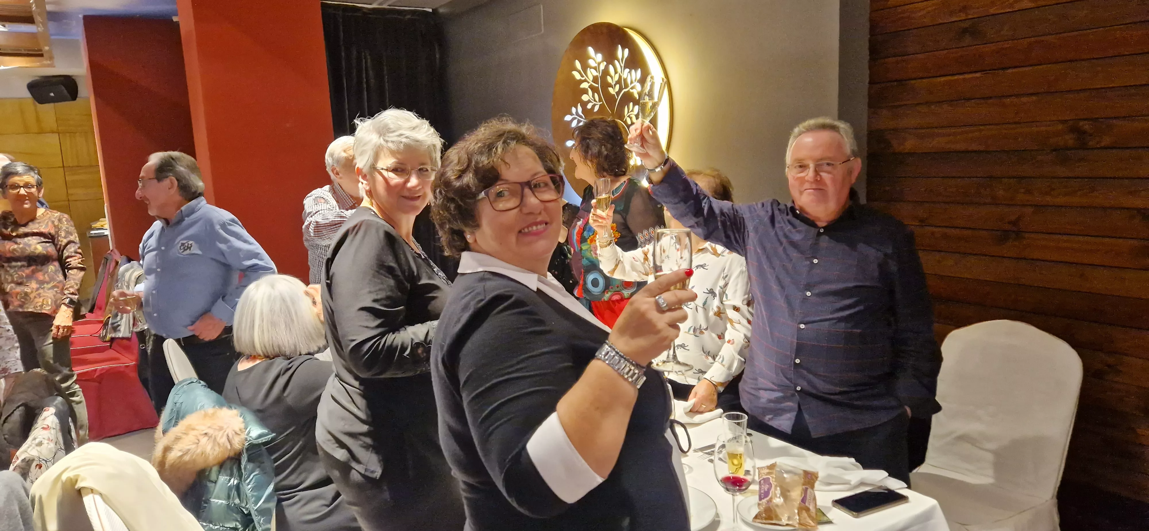 Entrega del bordón del Camino de Santiago a la Asociación de Huesca. Foto Myriam Martínez 