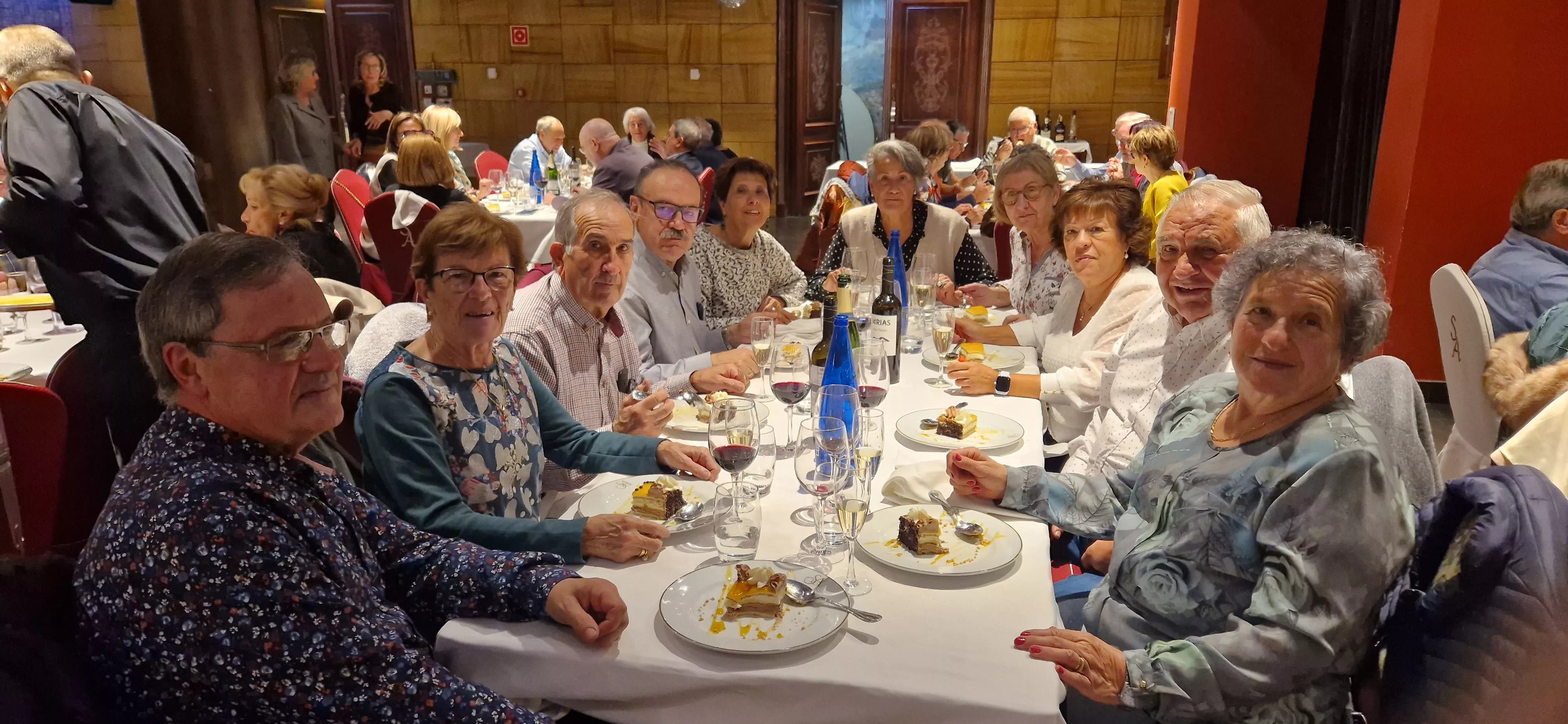Entrega del bordón del Camino de Santiago a la Asociación de Huesca. Foto Myriam Martínez 
