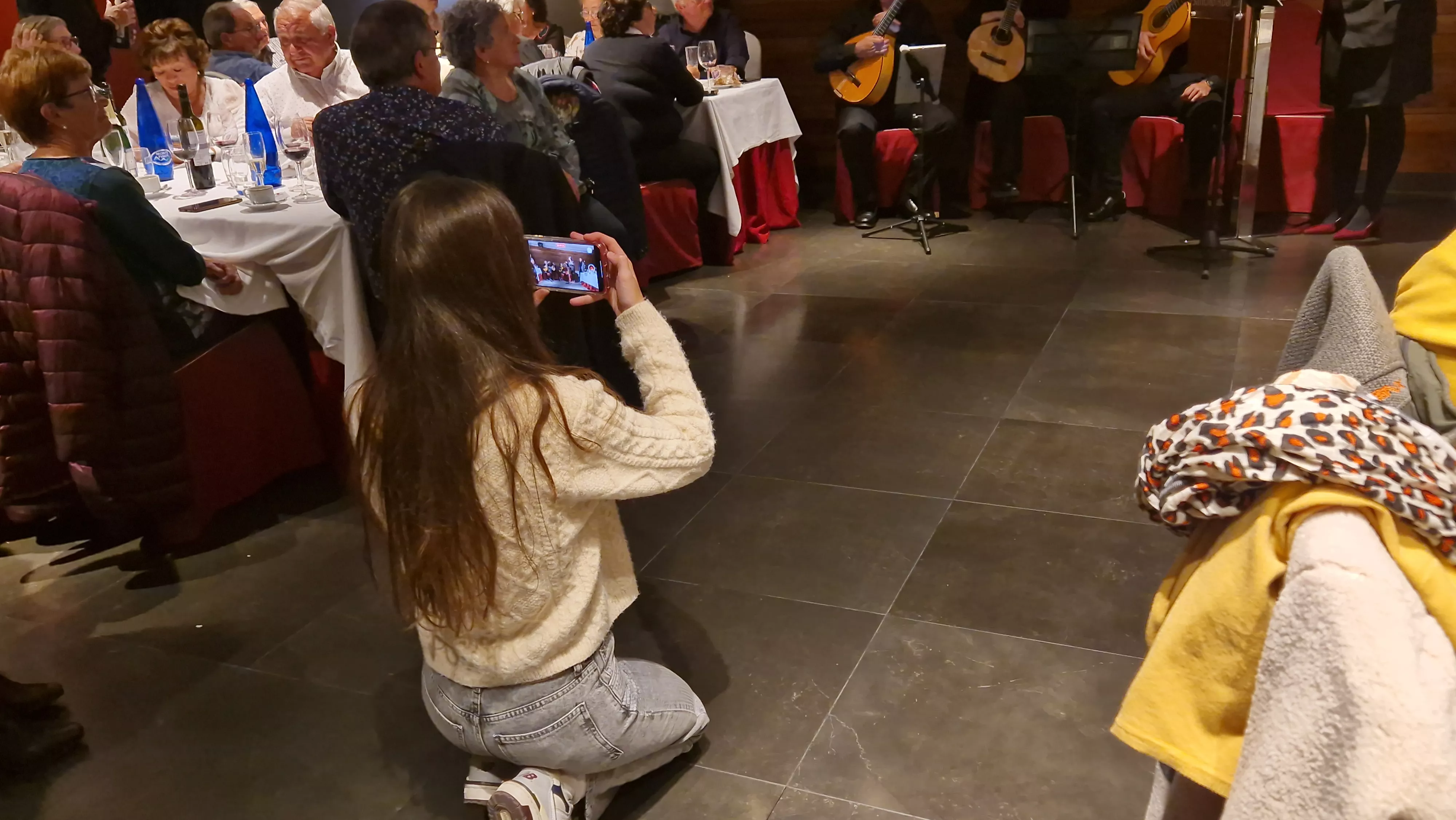 Entrega del bordón del Camino de Santiago a la Asociación de Huesca. Foto Myriam Martínez 