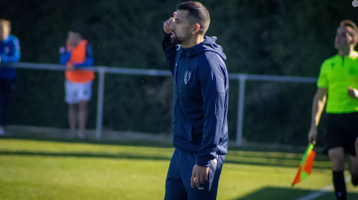 Sebas Martínez, entrenador del Huesca B.