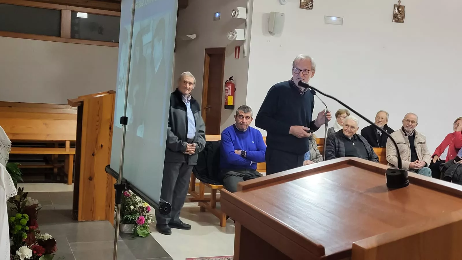Presentación del libro del cura Cabrero en Huesca