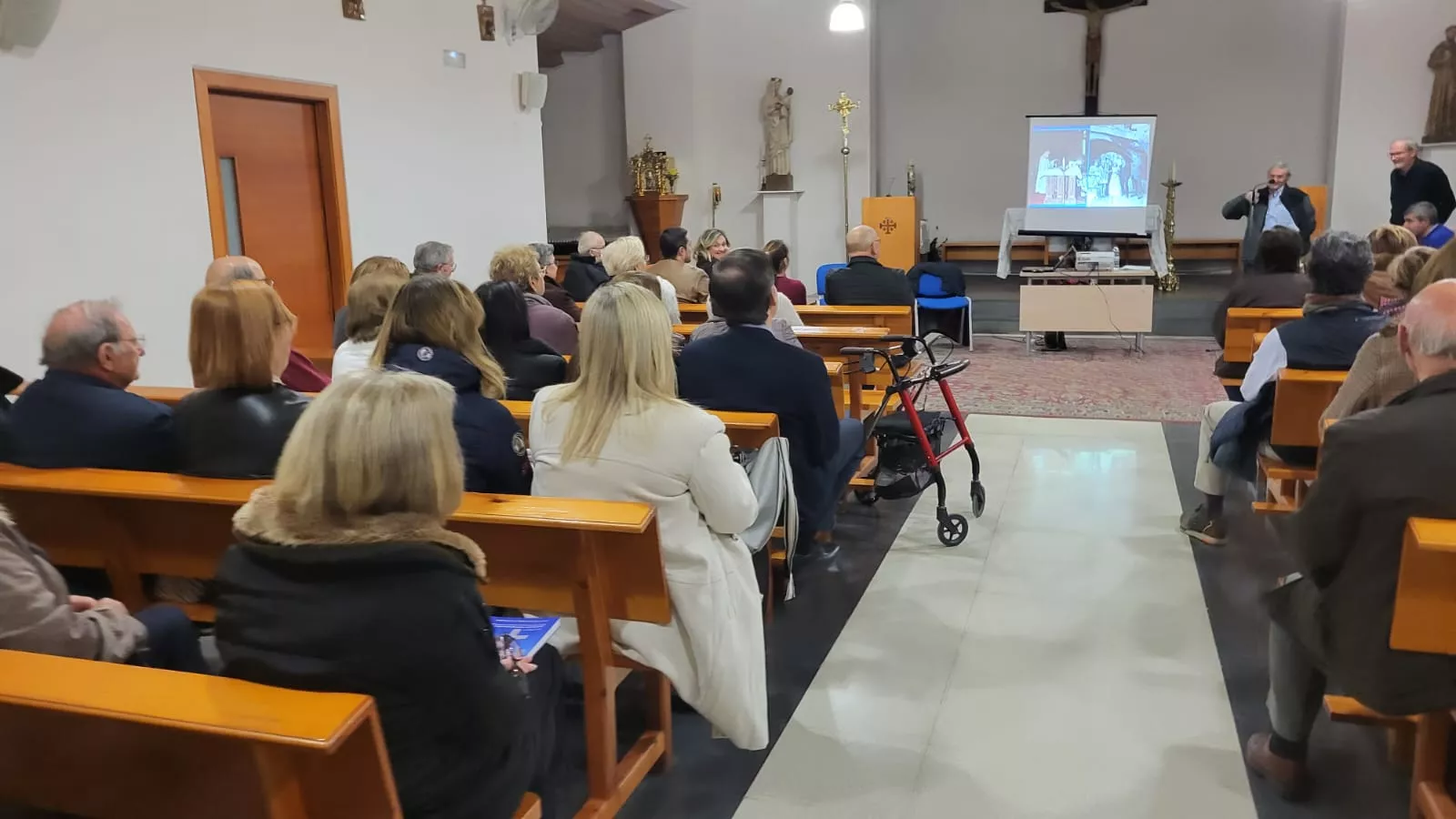 Presentación del libro del cura Cabrero en Huesca