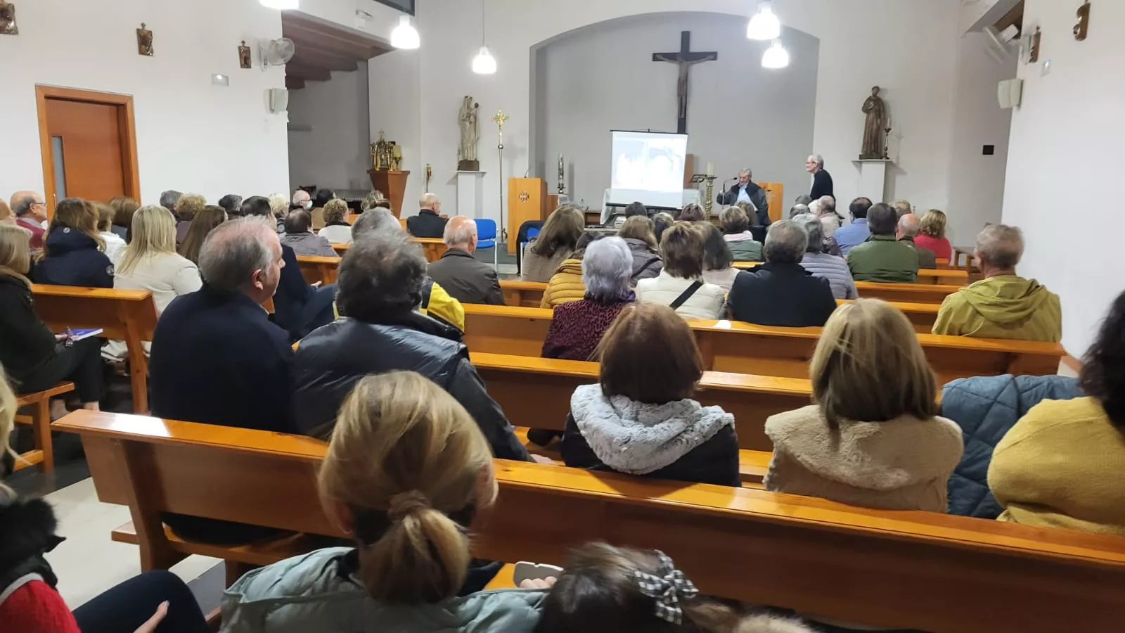 Presentación del libro del cura Cabrero en Huesca
